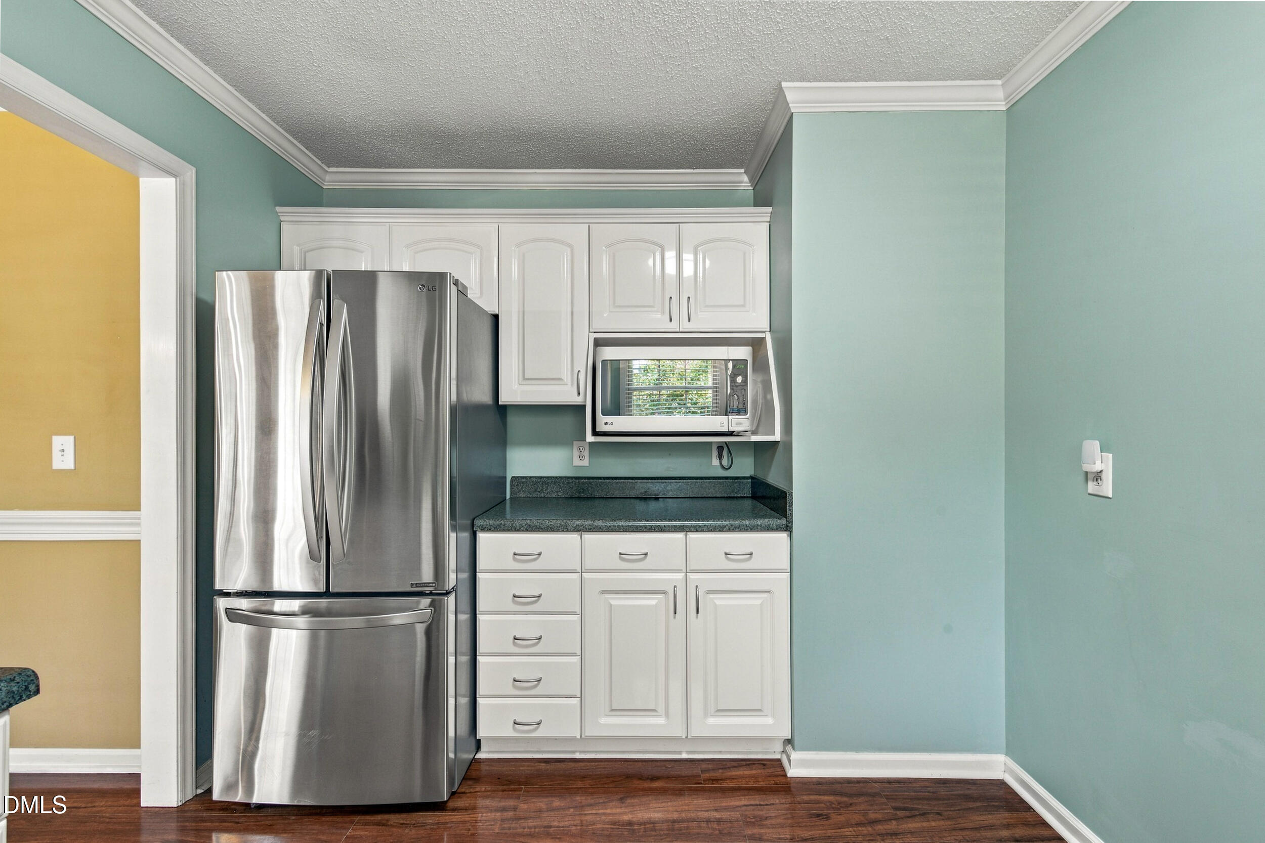 main property photo 9