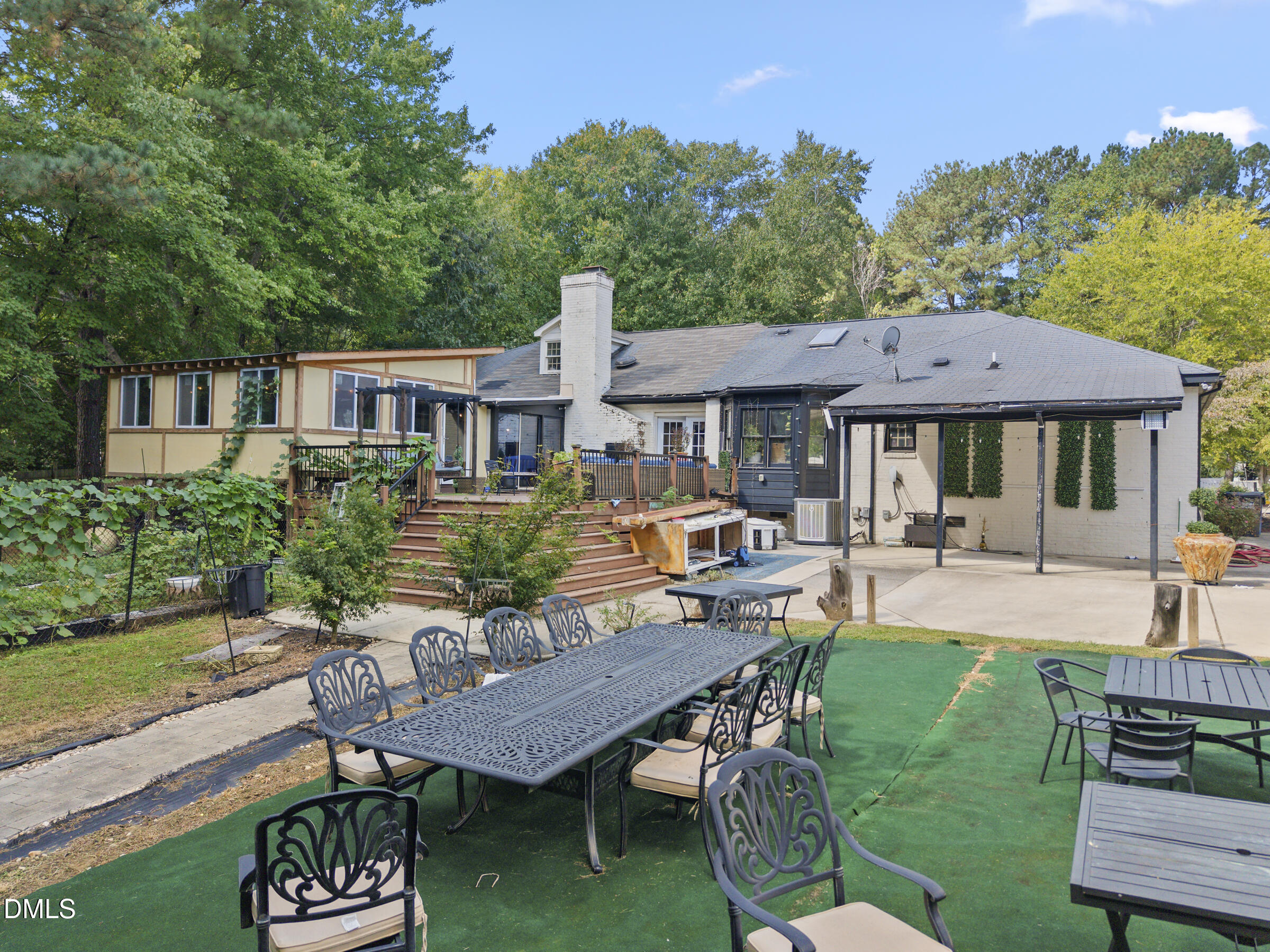main property photo 16