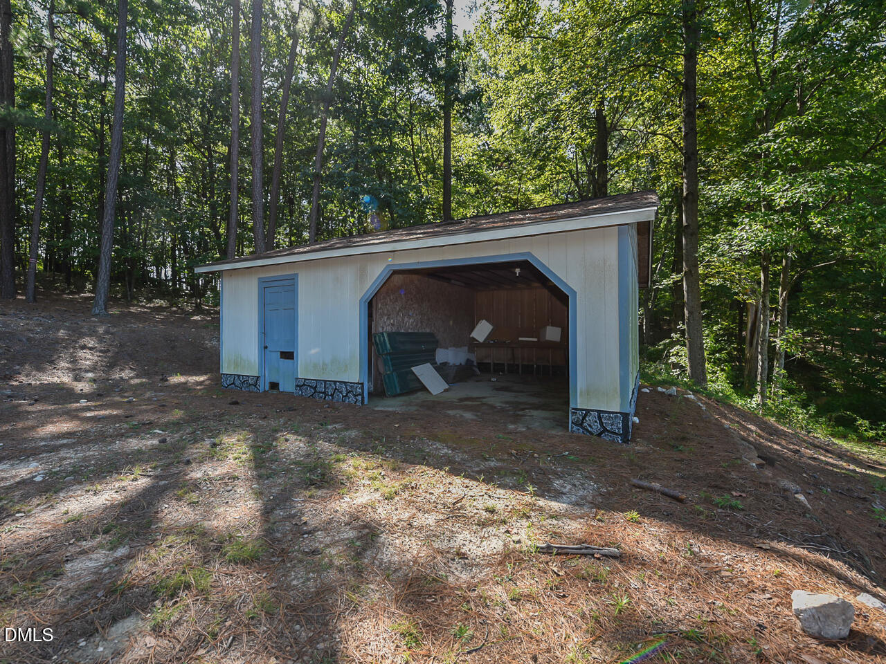 main property photo 39