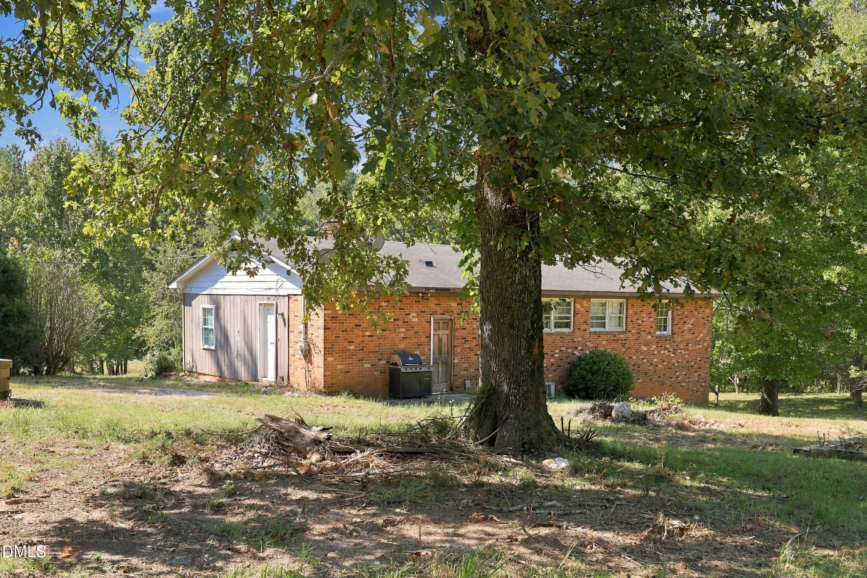main property photo 33