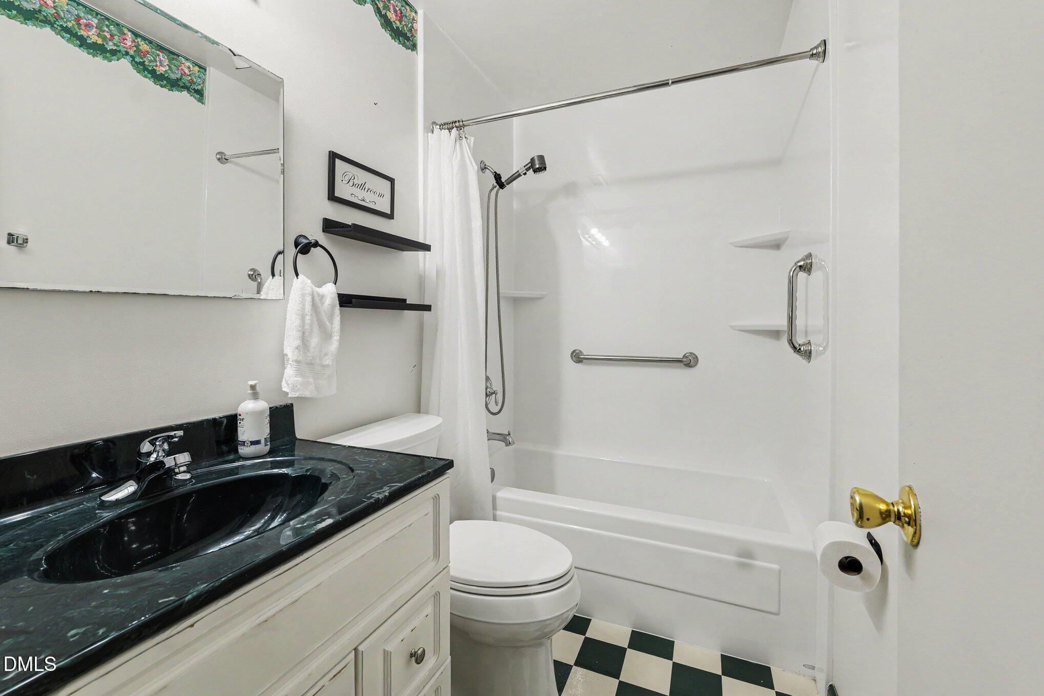 main property photo 16