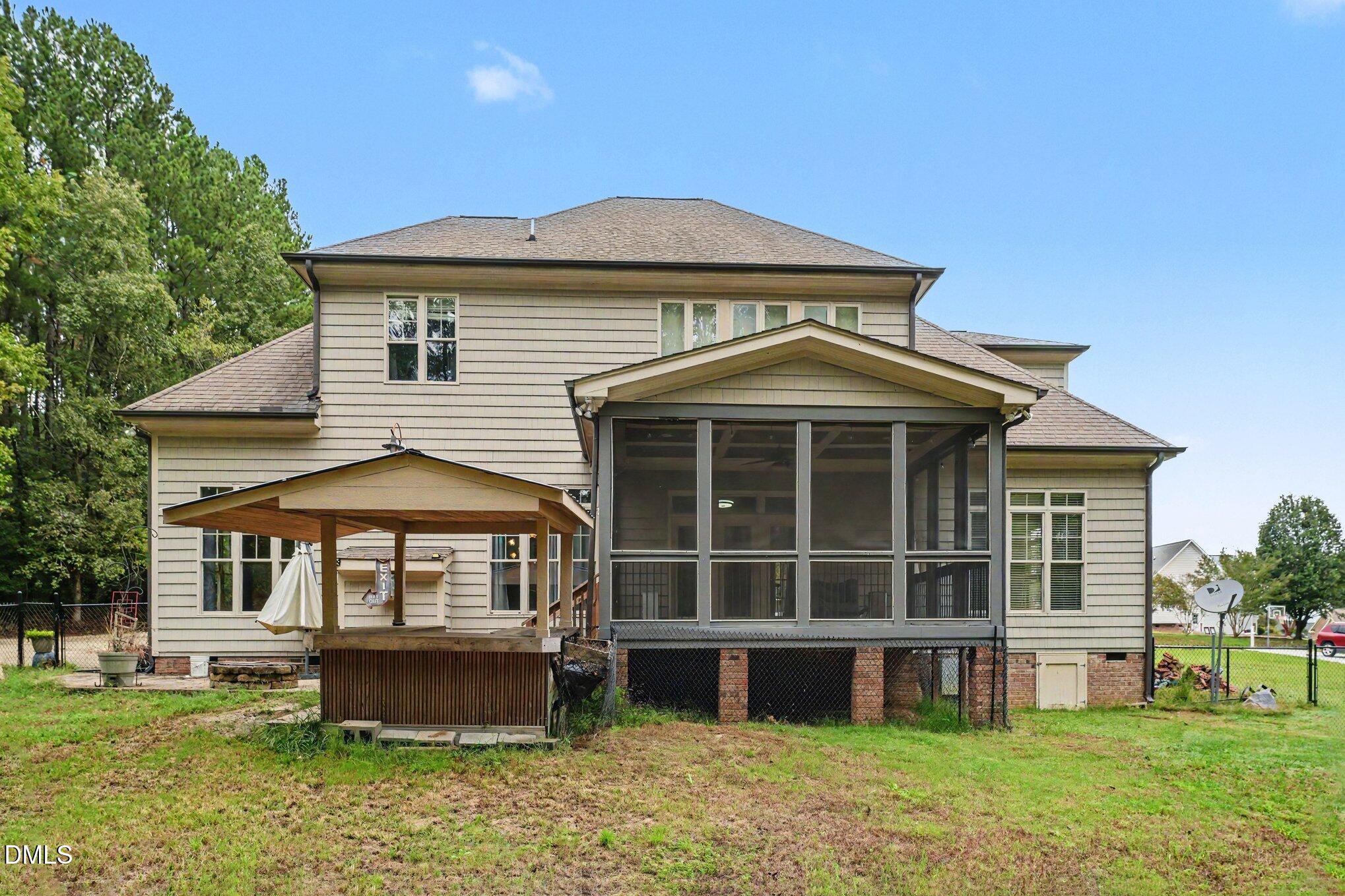 main property photo 33
