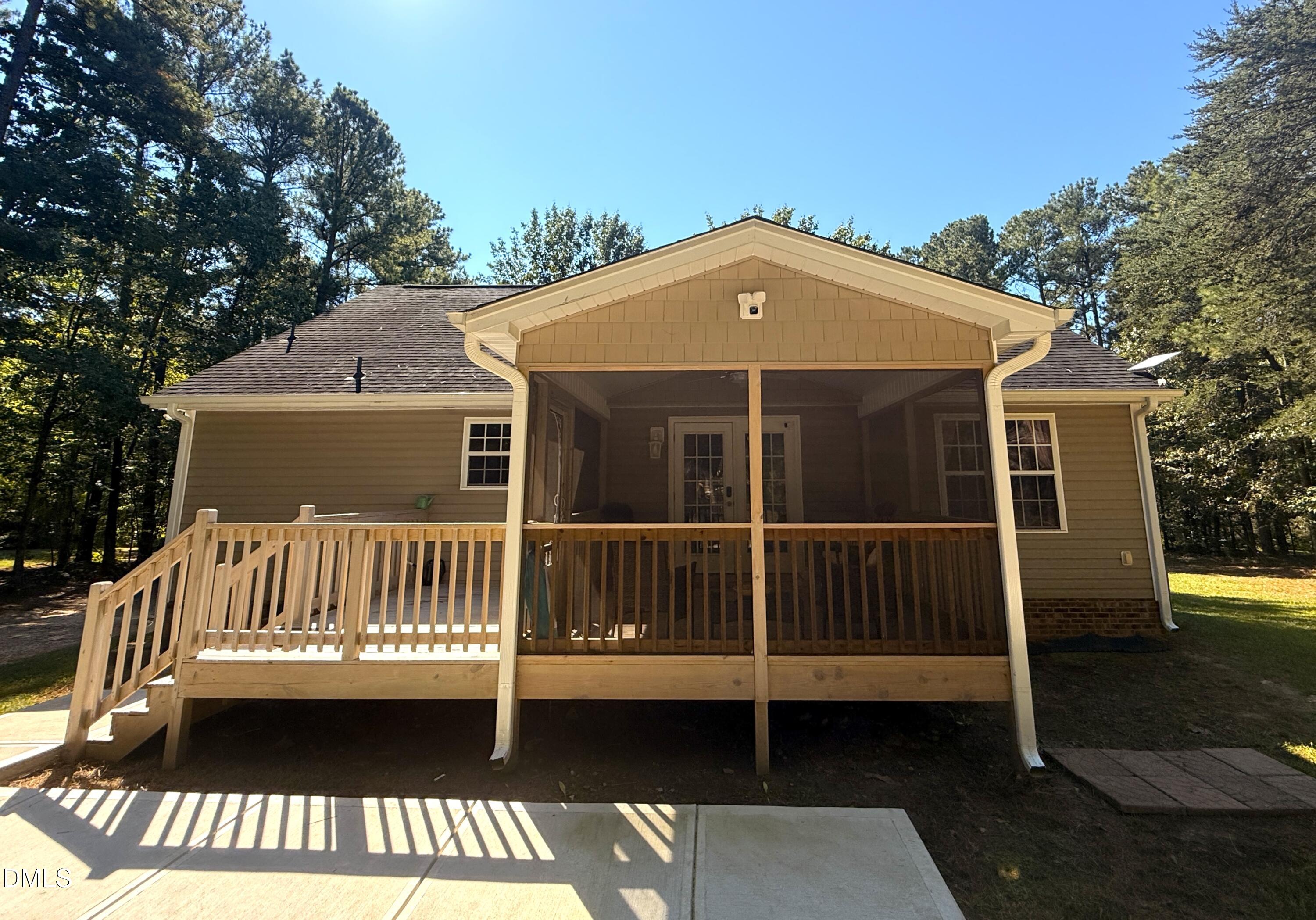 main property photo 37