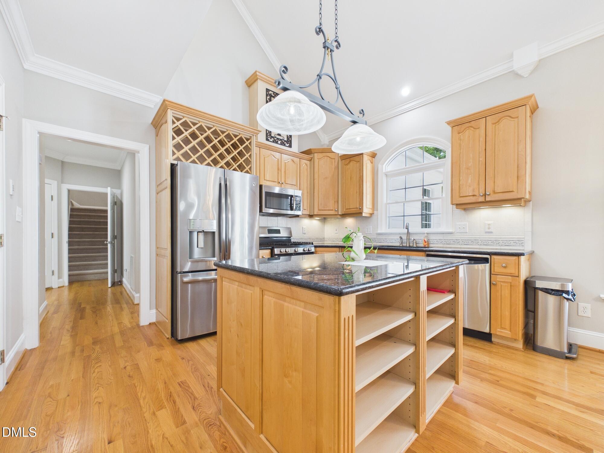 main property photo 37