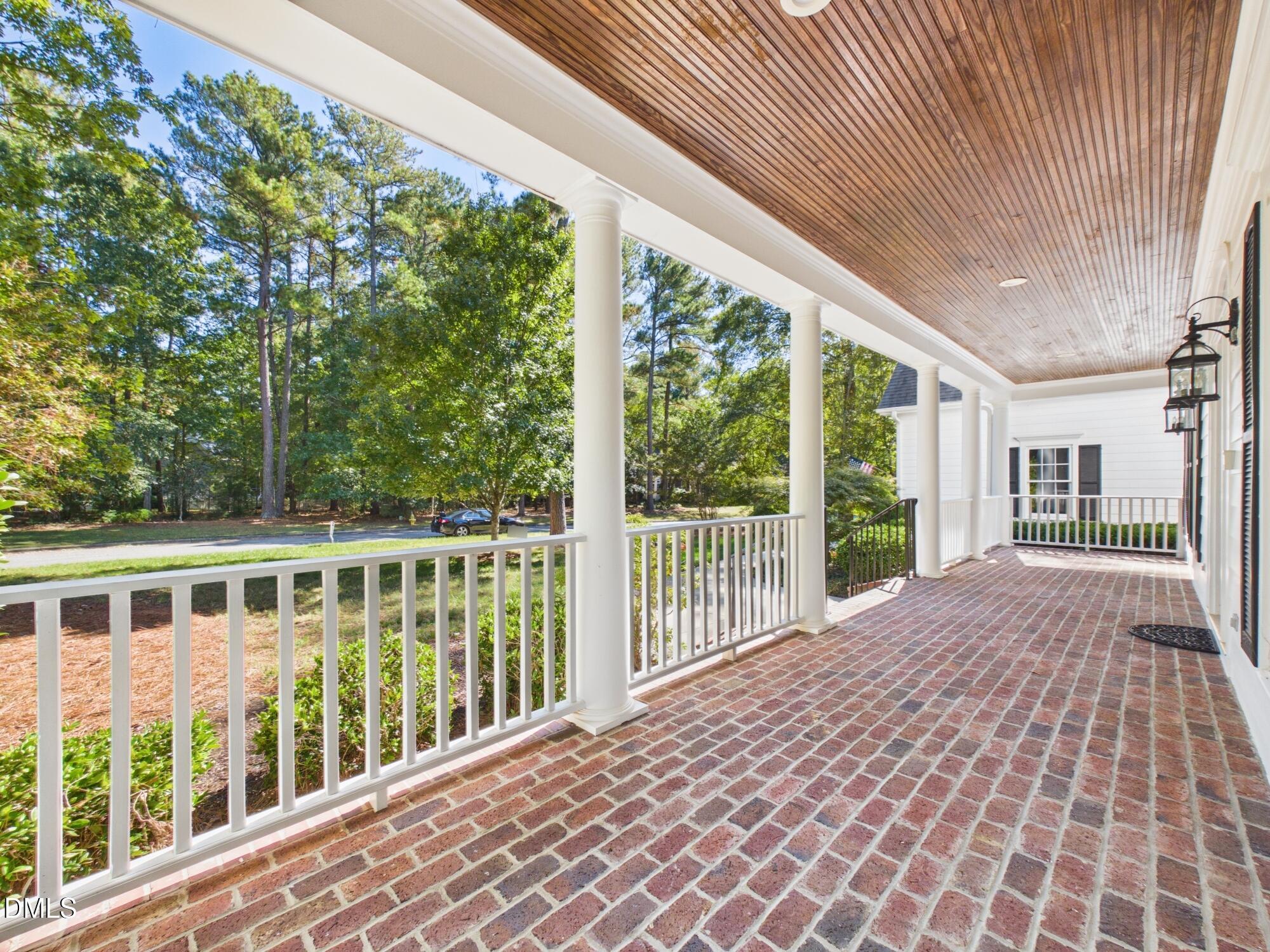 main property photo 6