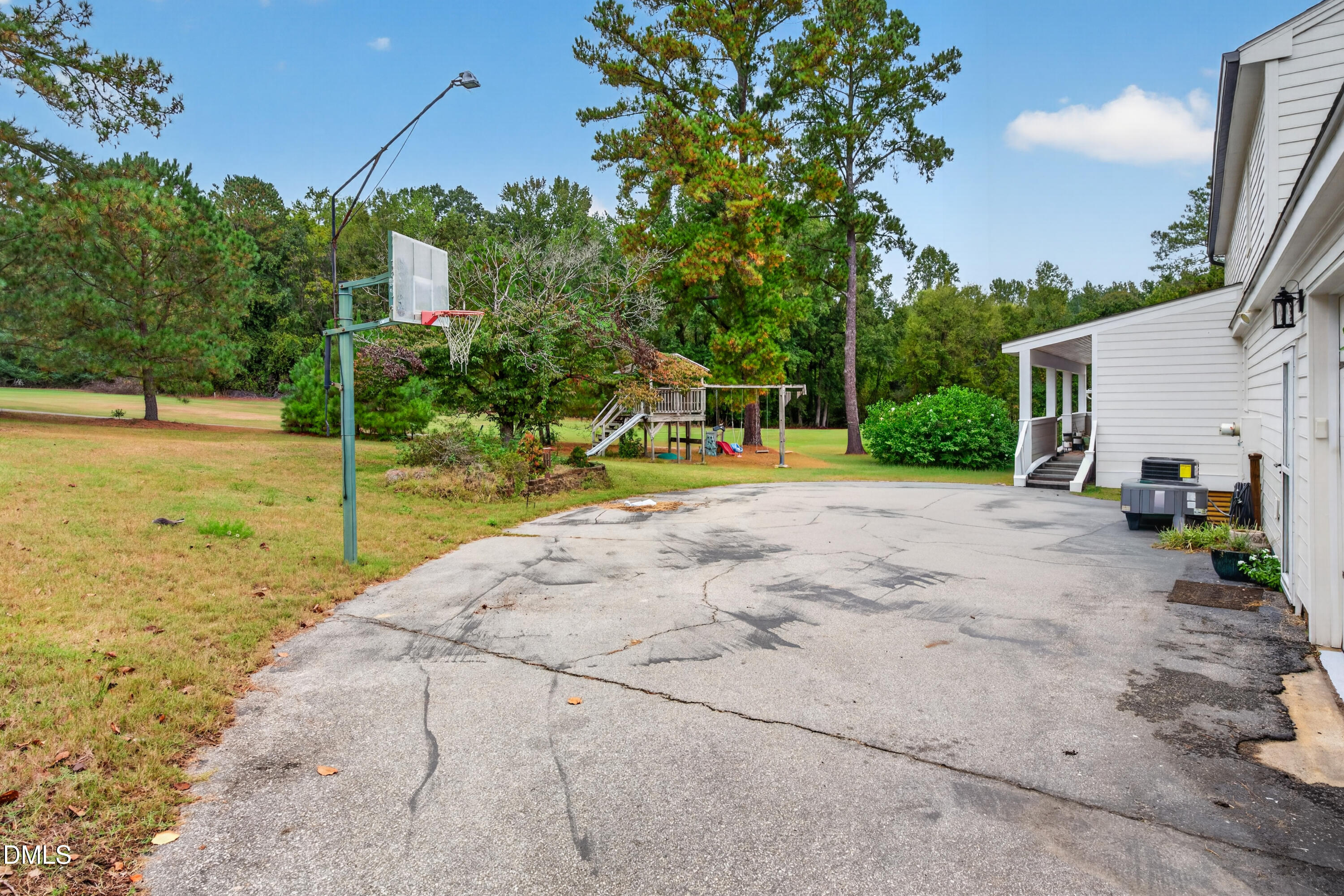 main property photo 40