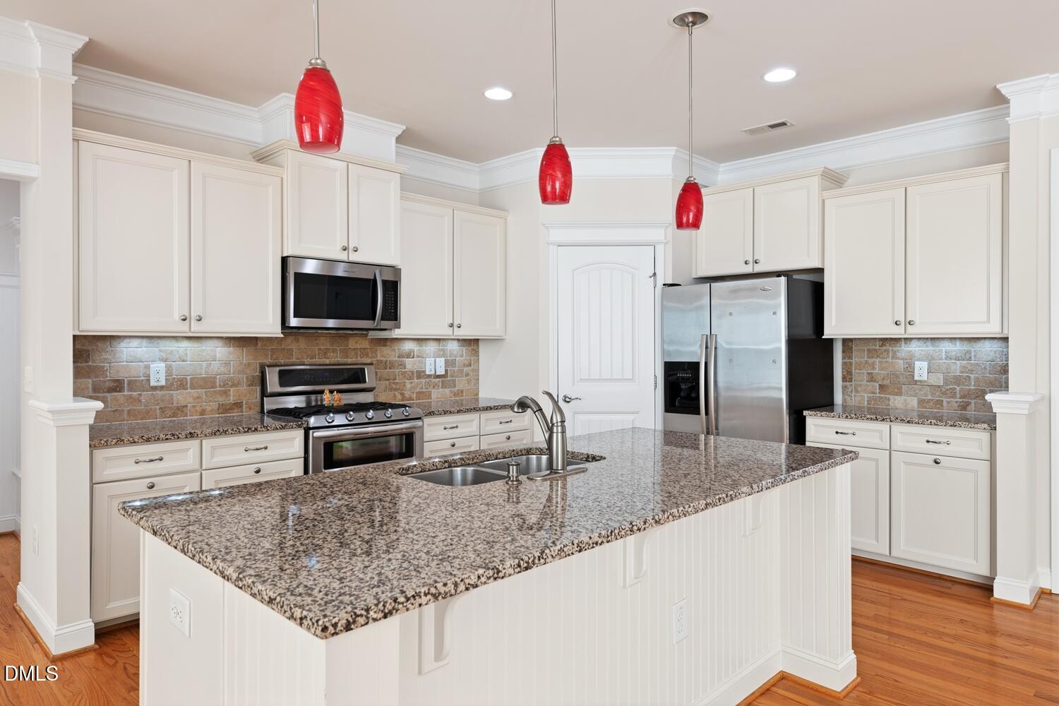 main property photo 18