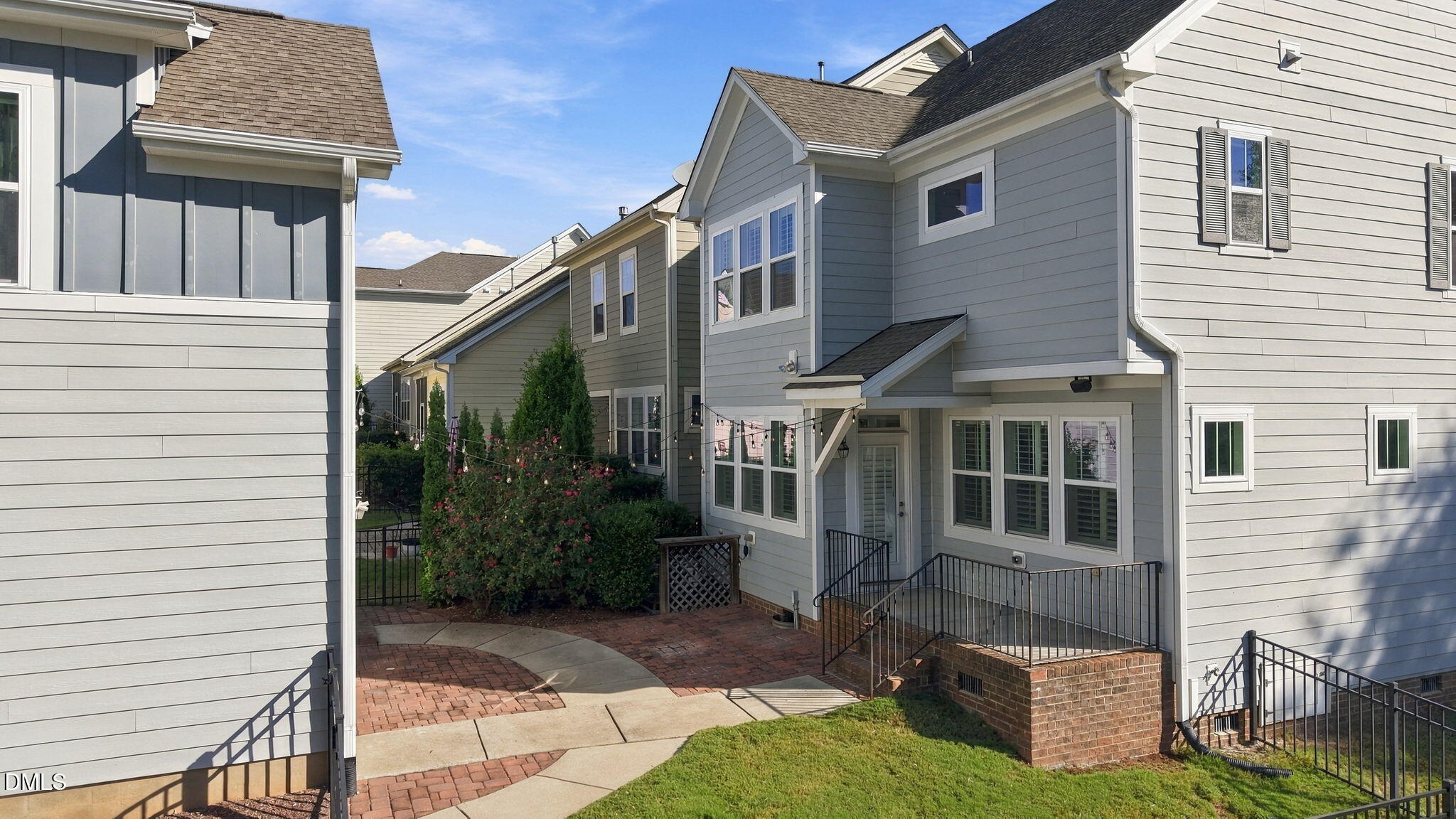 main property photo 40