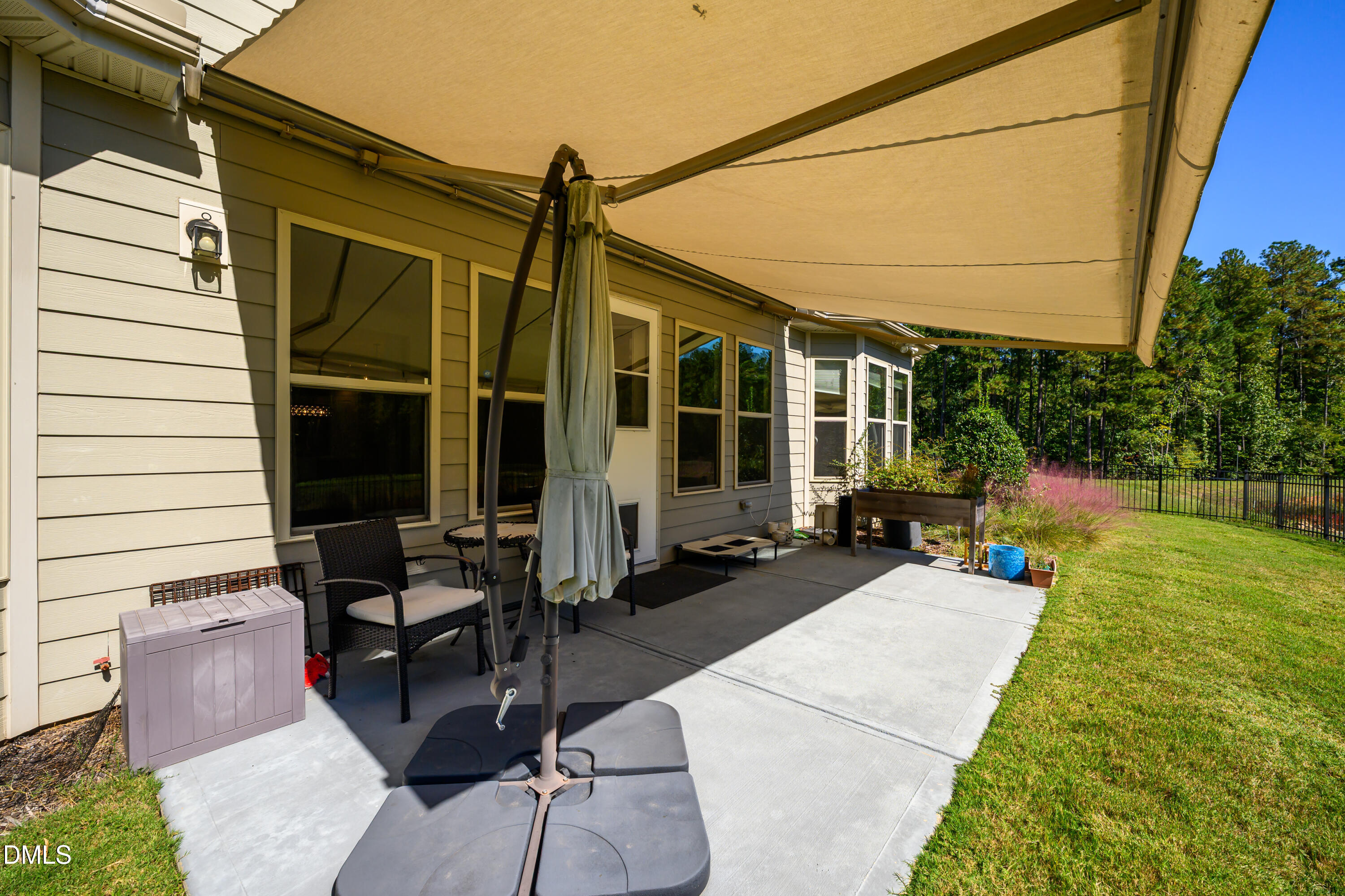 main property photo 41