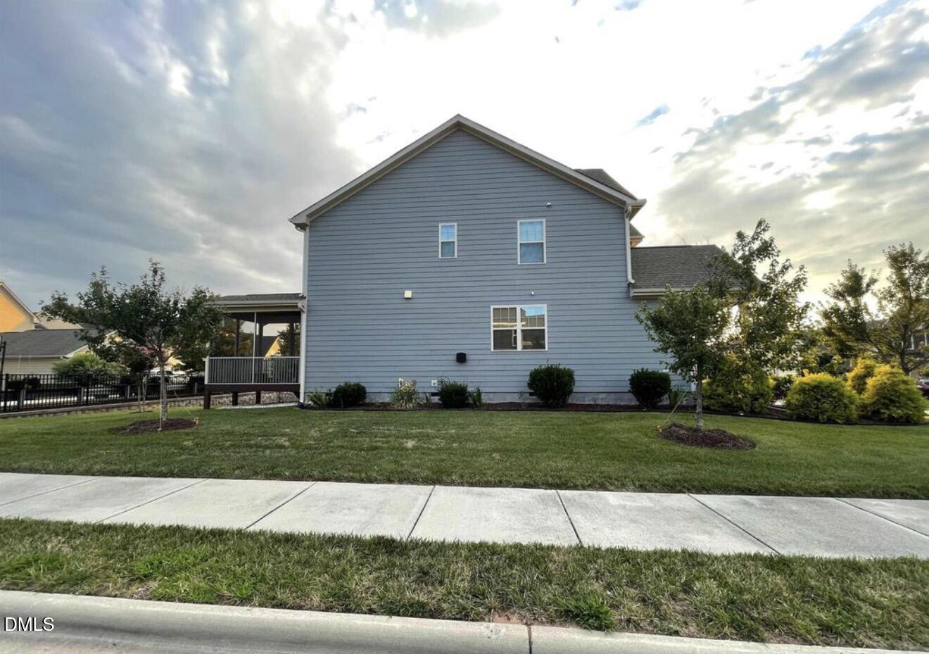 main property photo 11