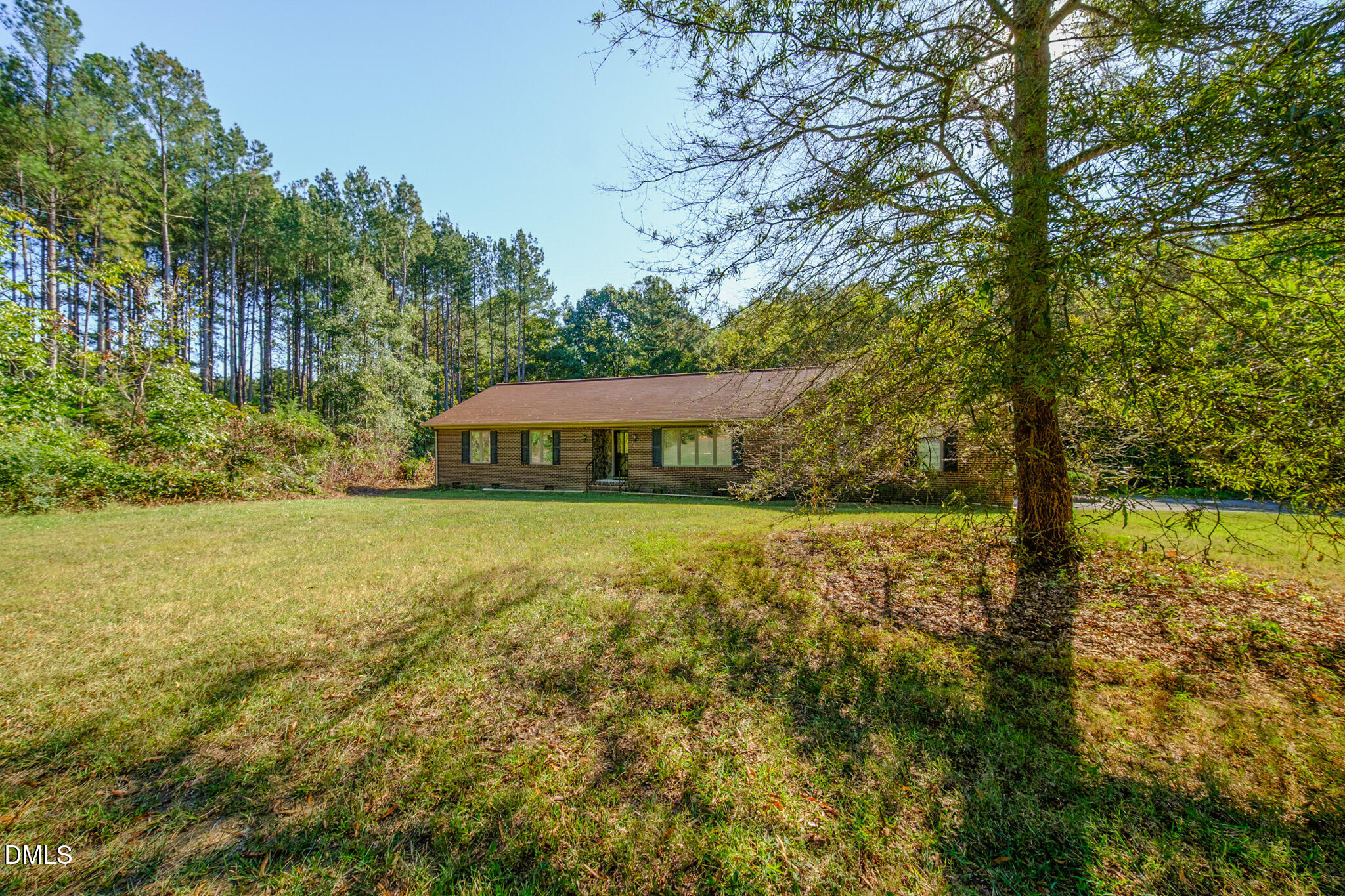 main property photo 28