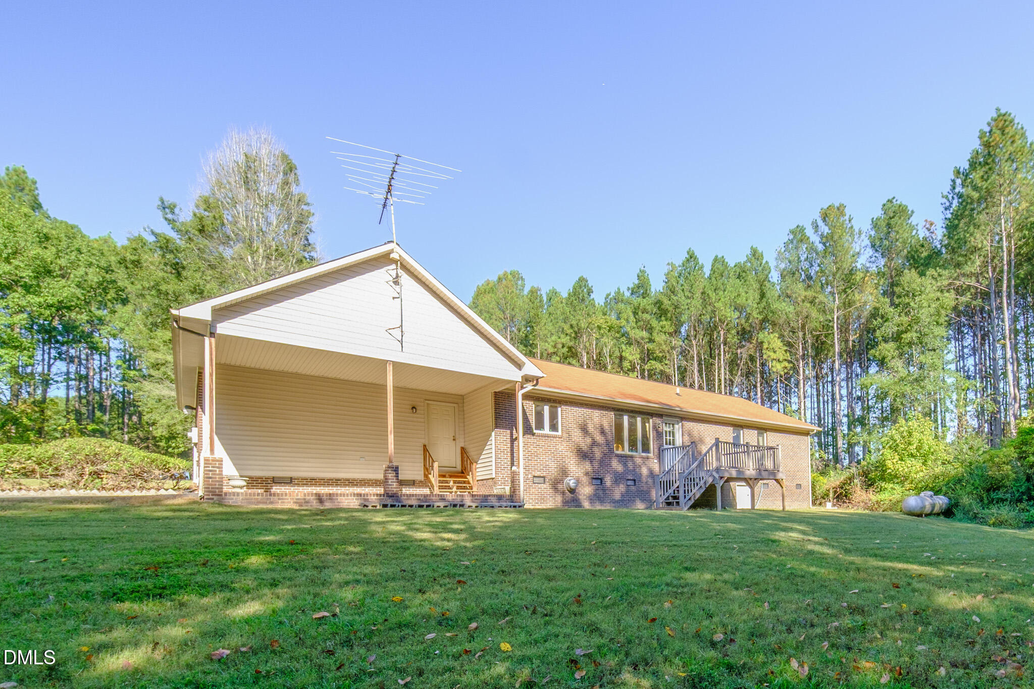 main property photo 31