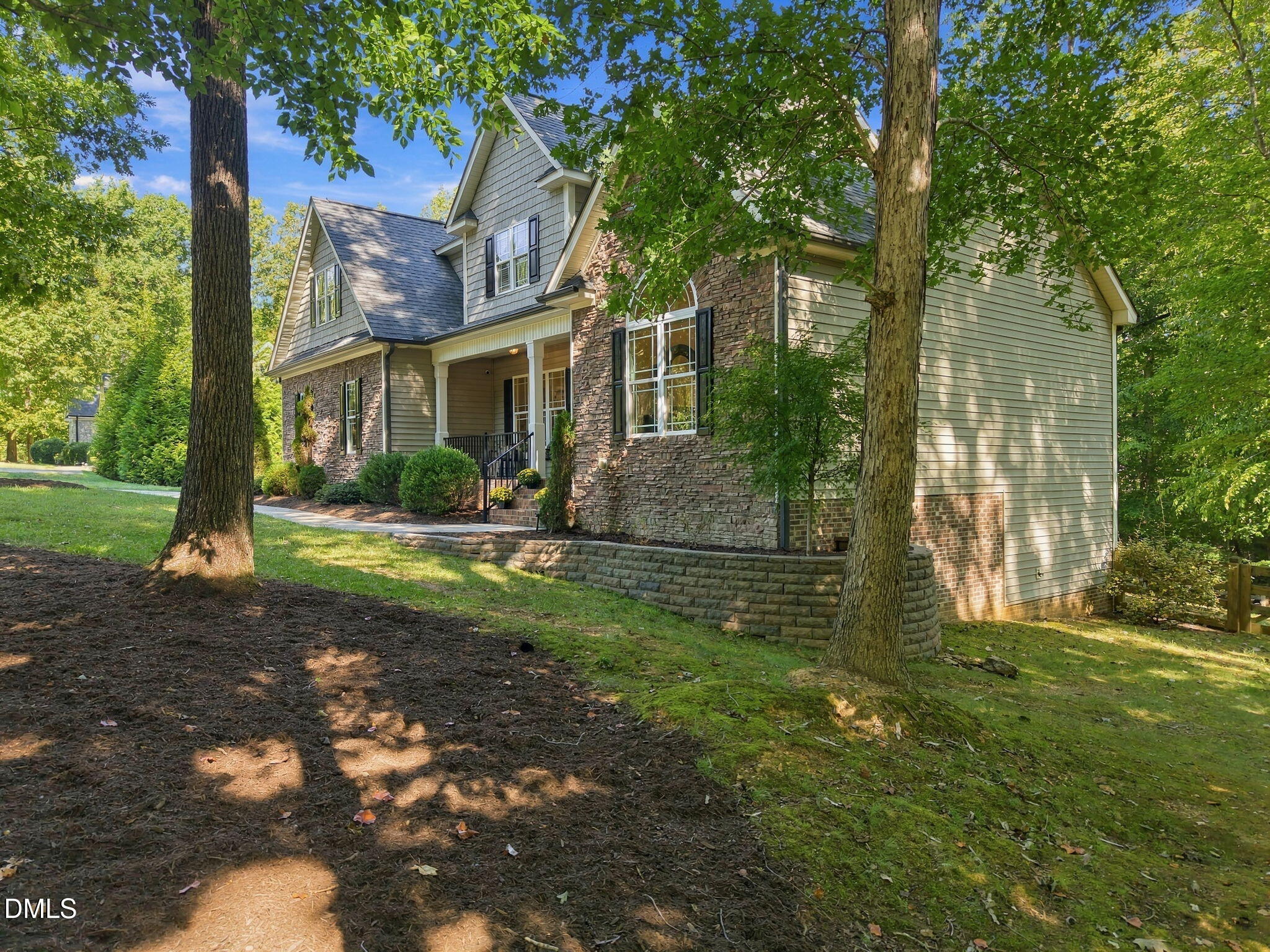 main property photo 11