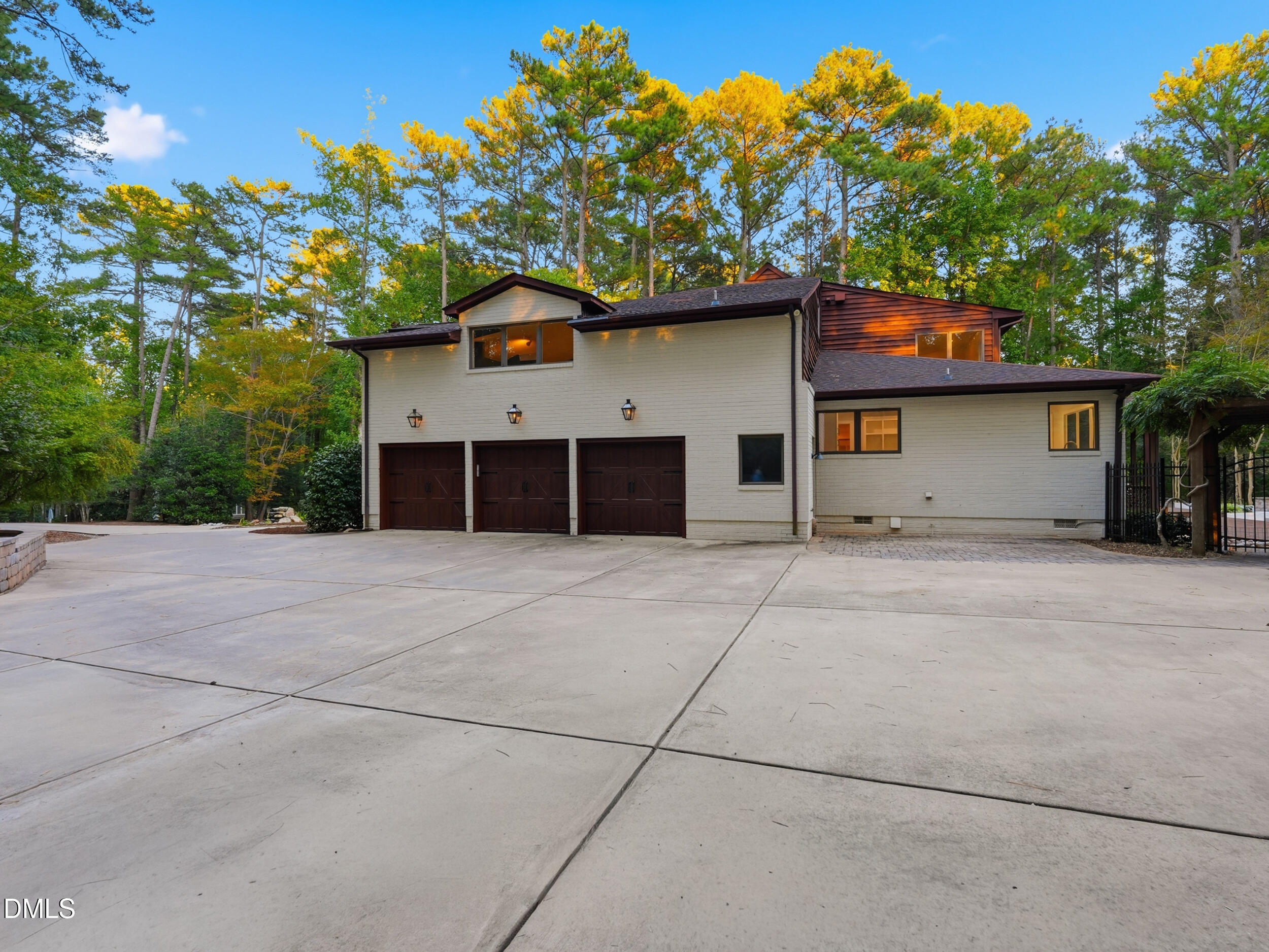 main property photo 45