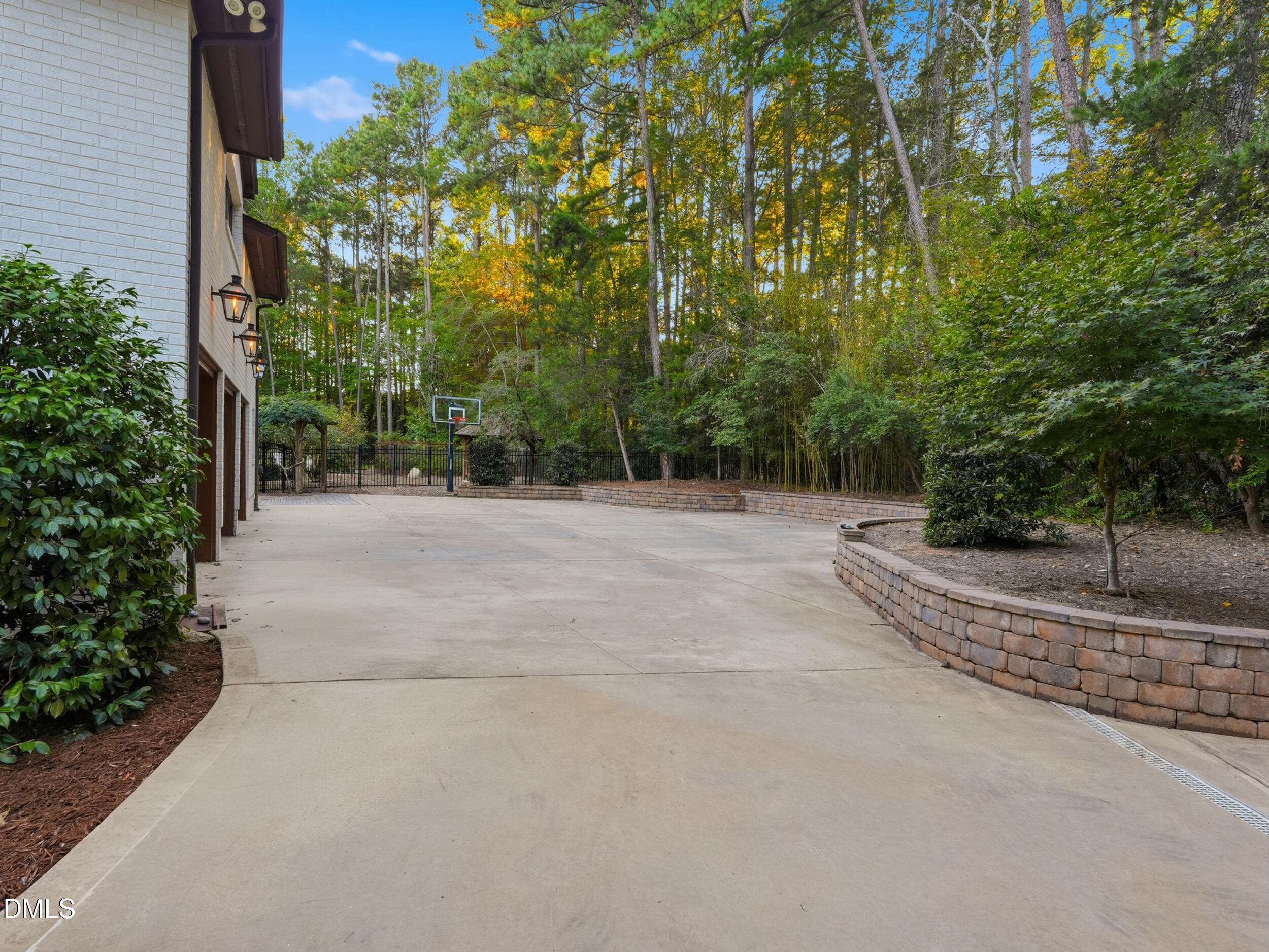 main property photo 46