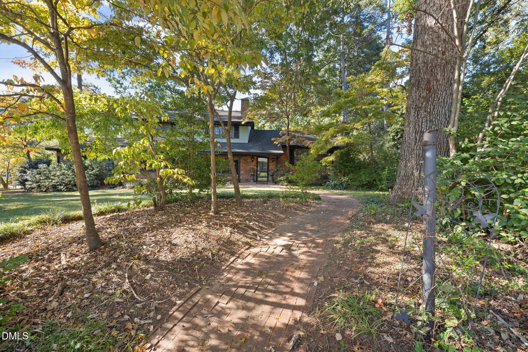 main property photo 8