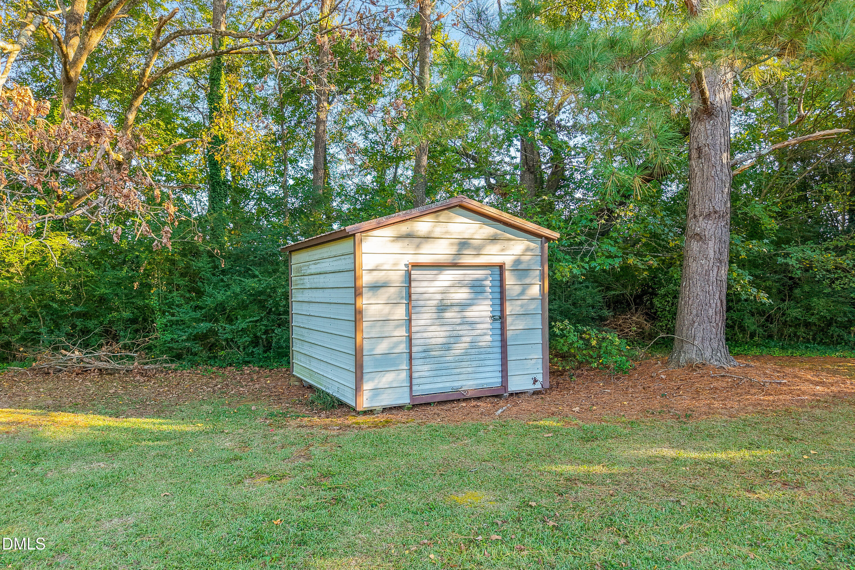 main property photo 34