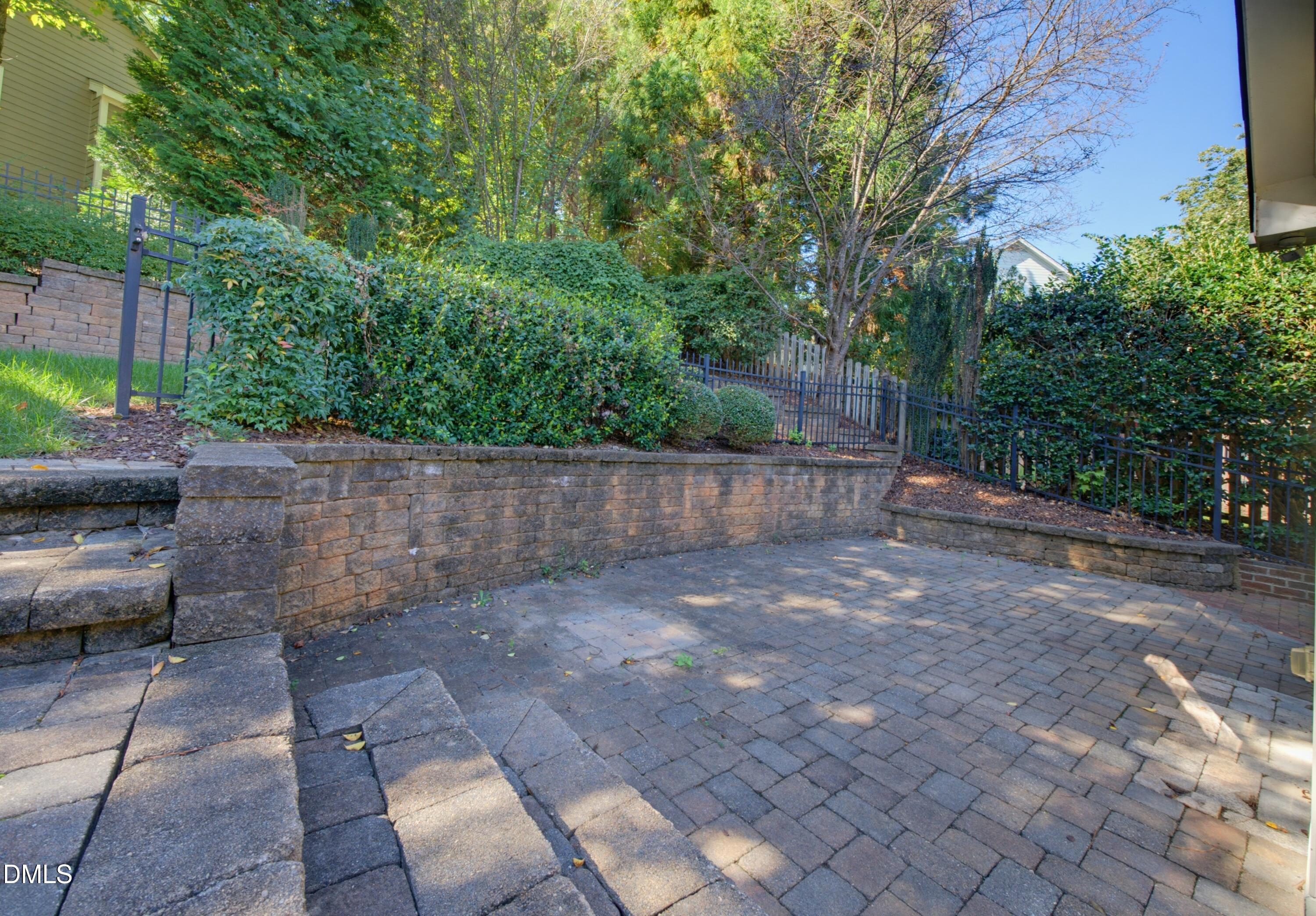 main property photo 36