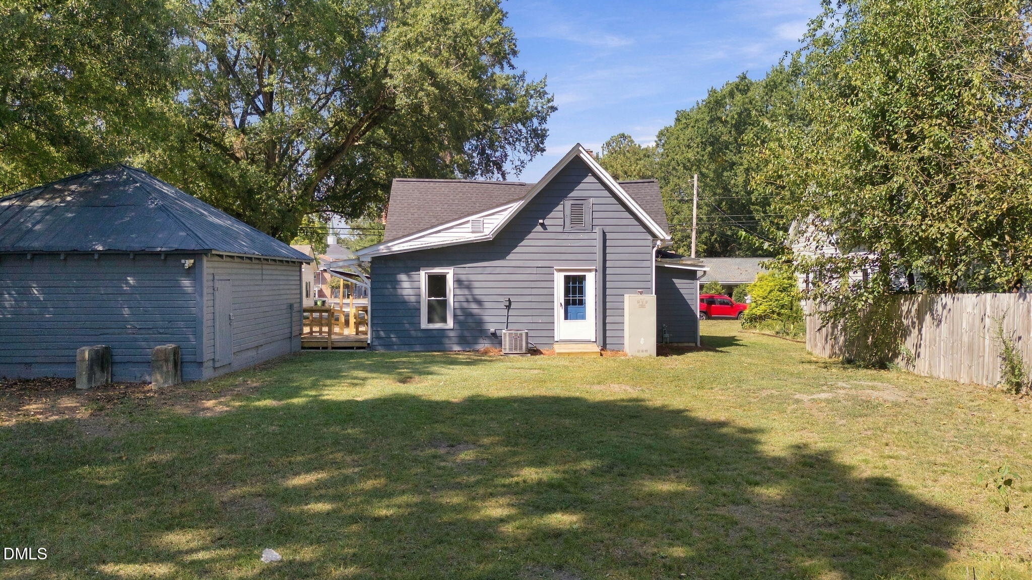 main property photo 10