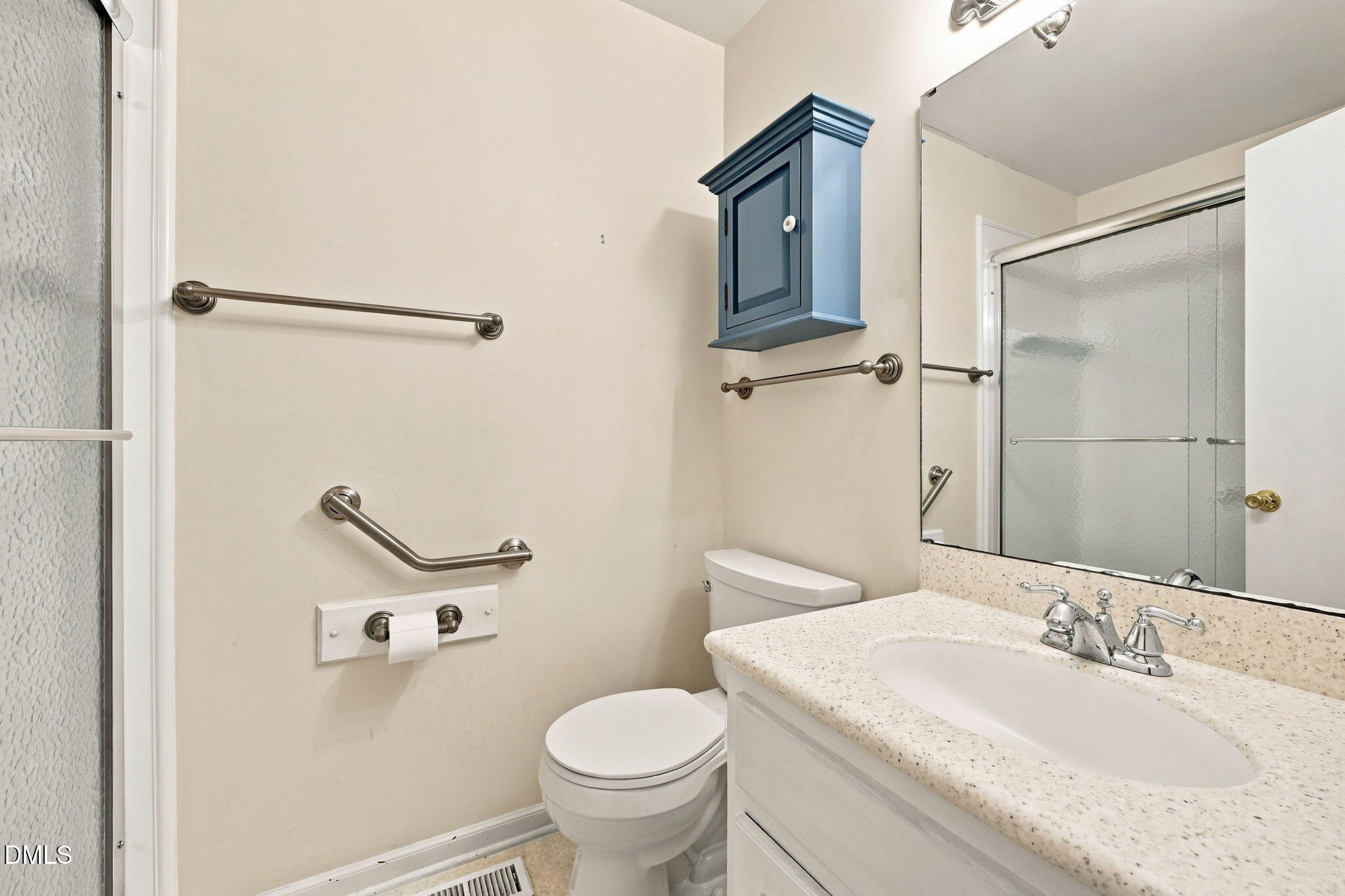 main property photo 23