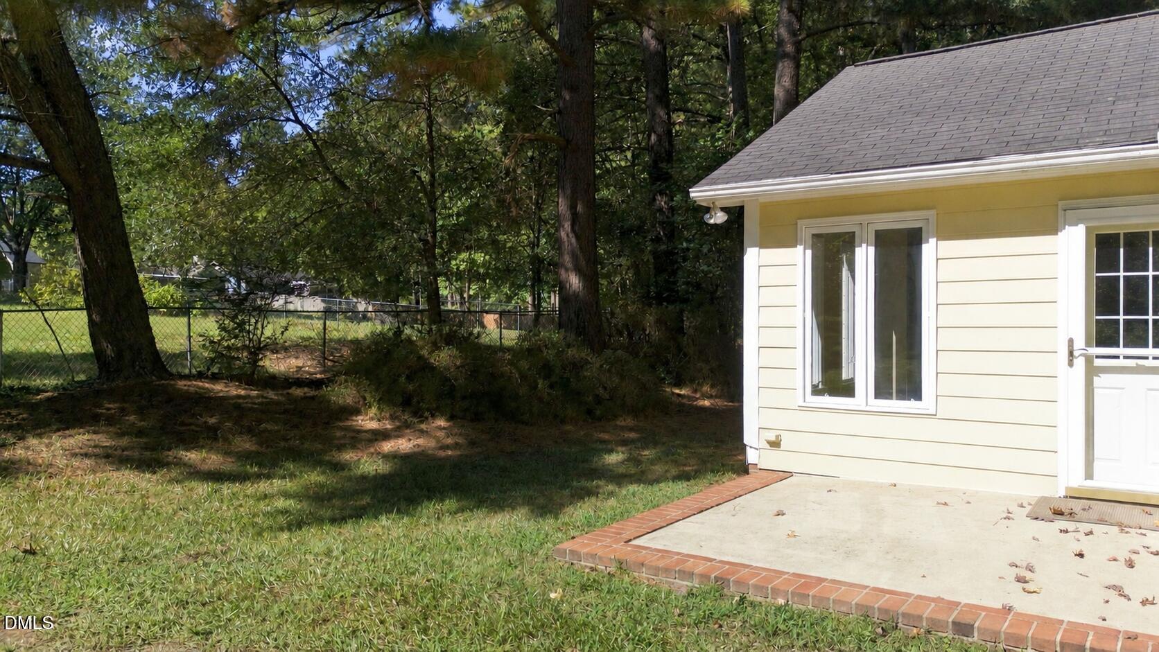 main property photo 30