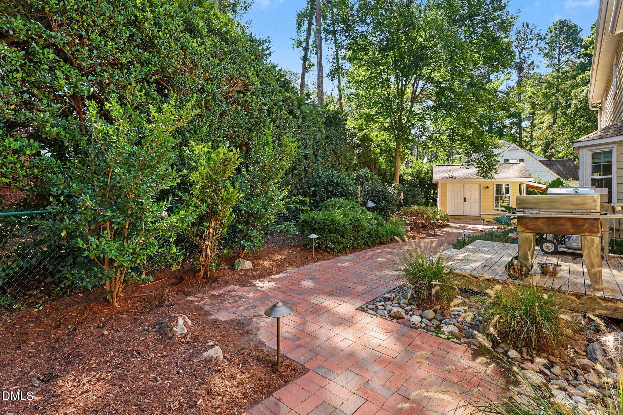 main property photo 32