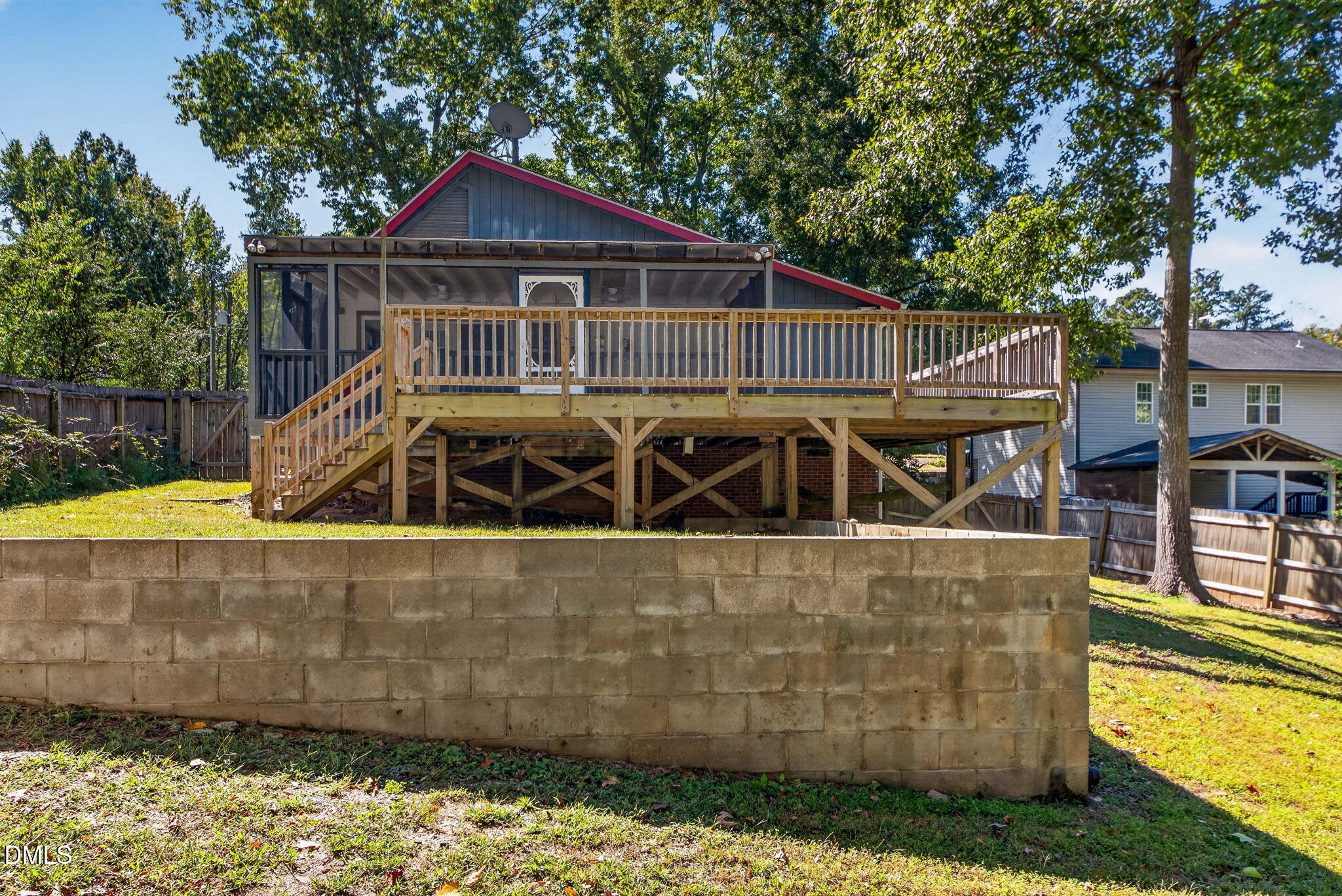main property photo 40