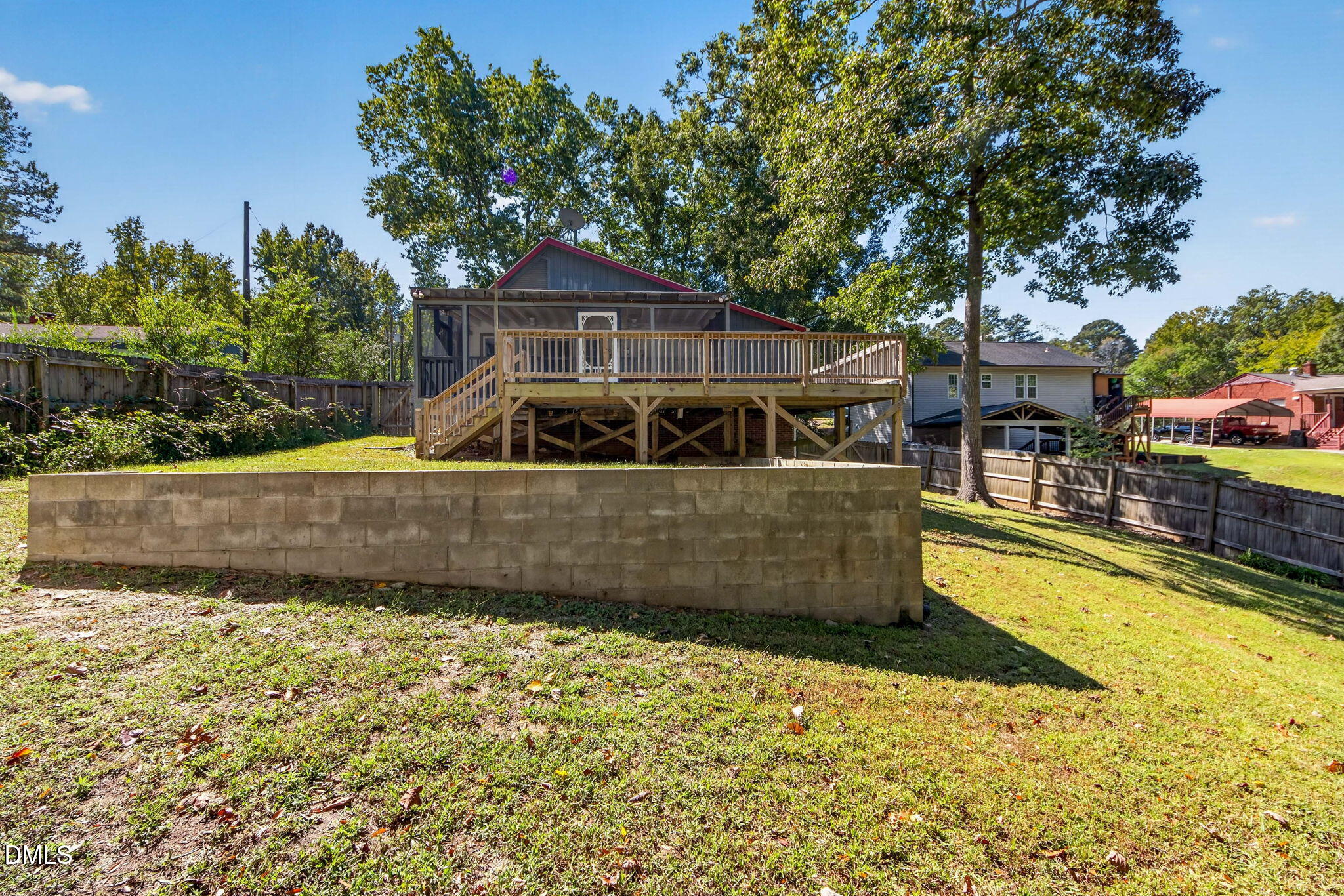 main property photo 41