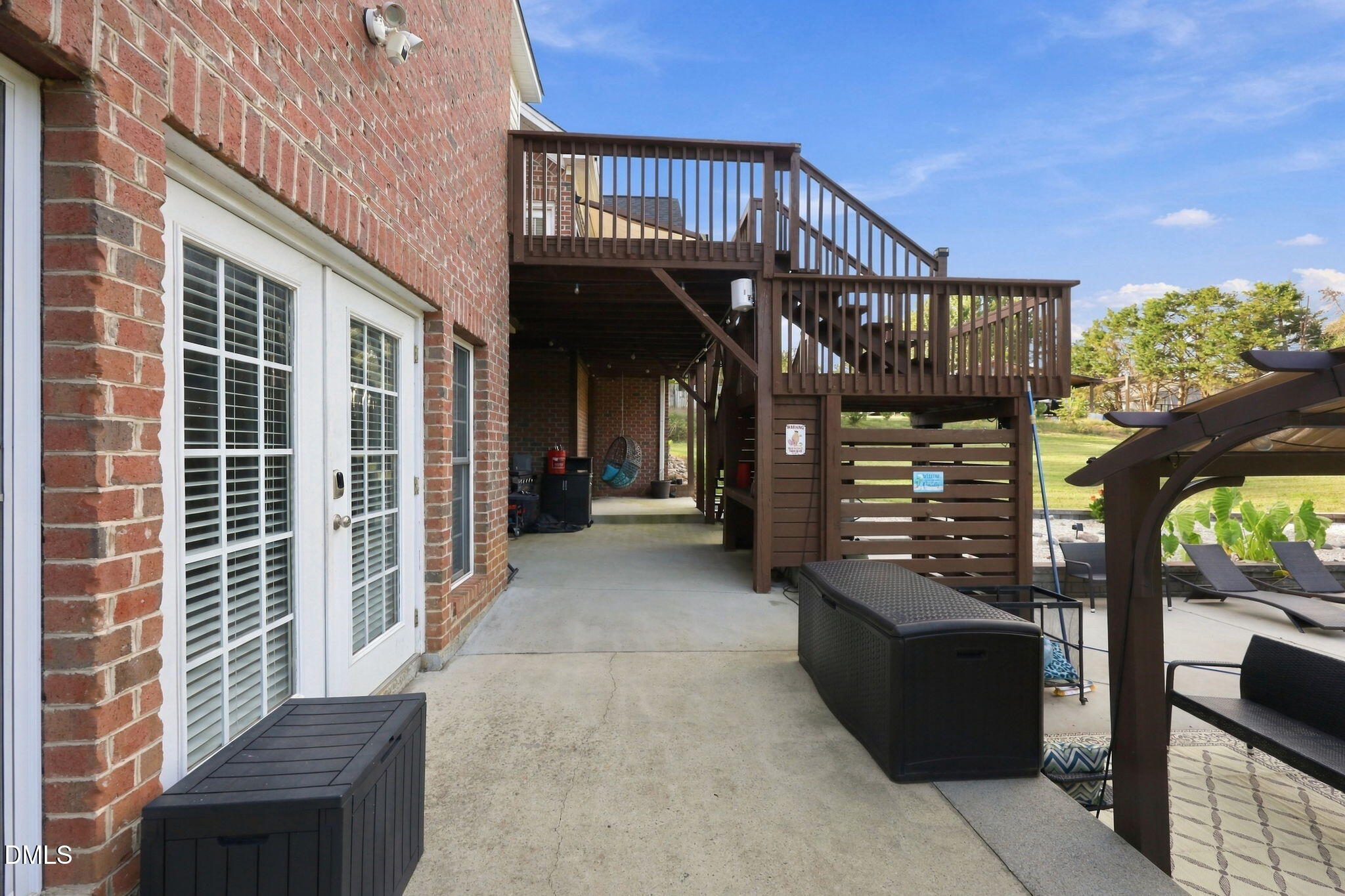 main property photo 36