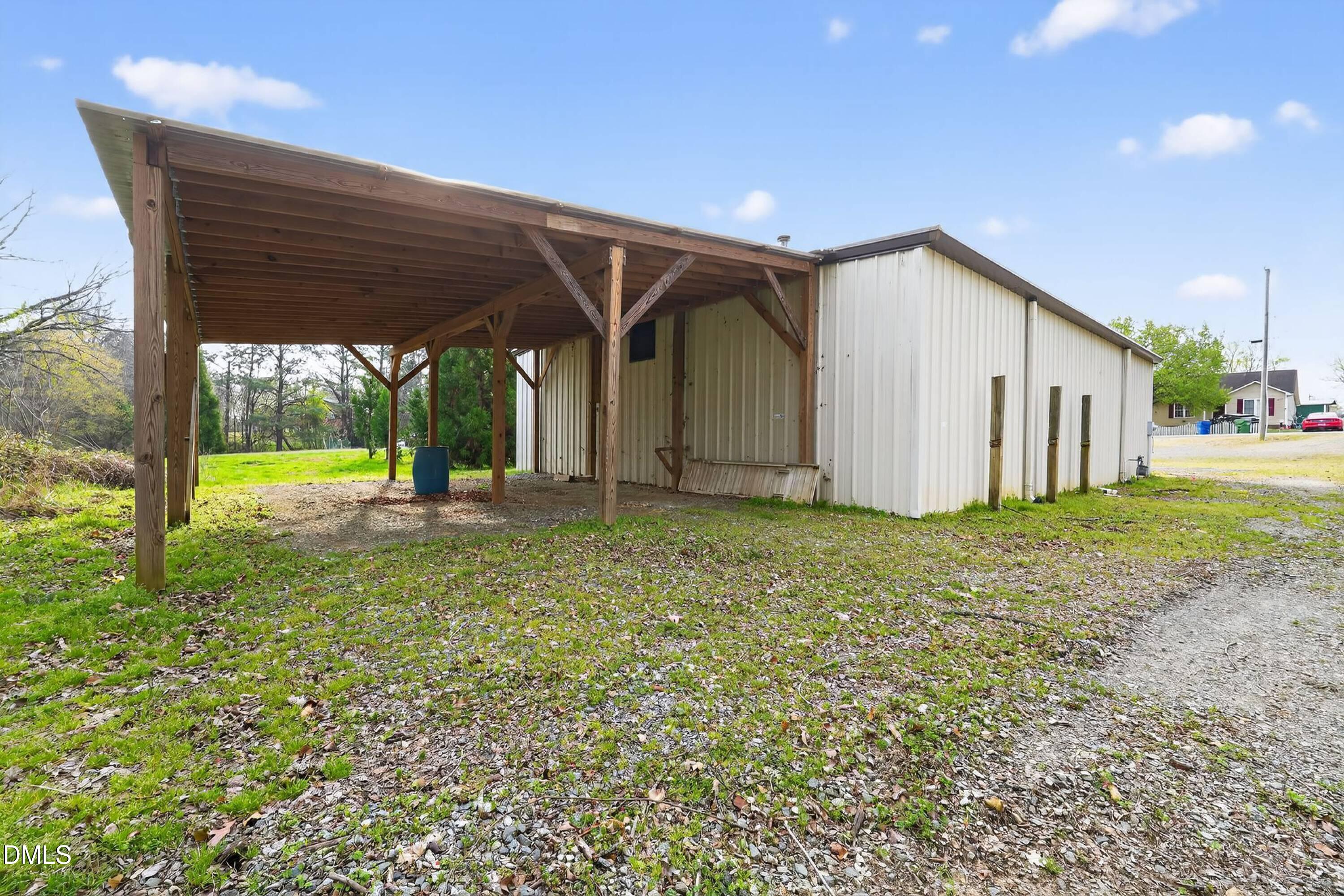 main property photo 6