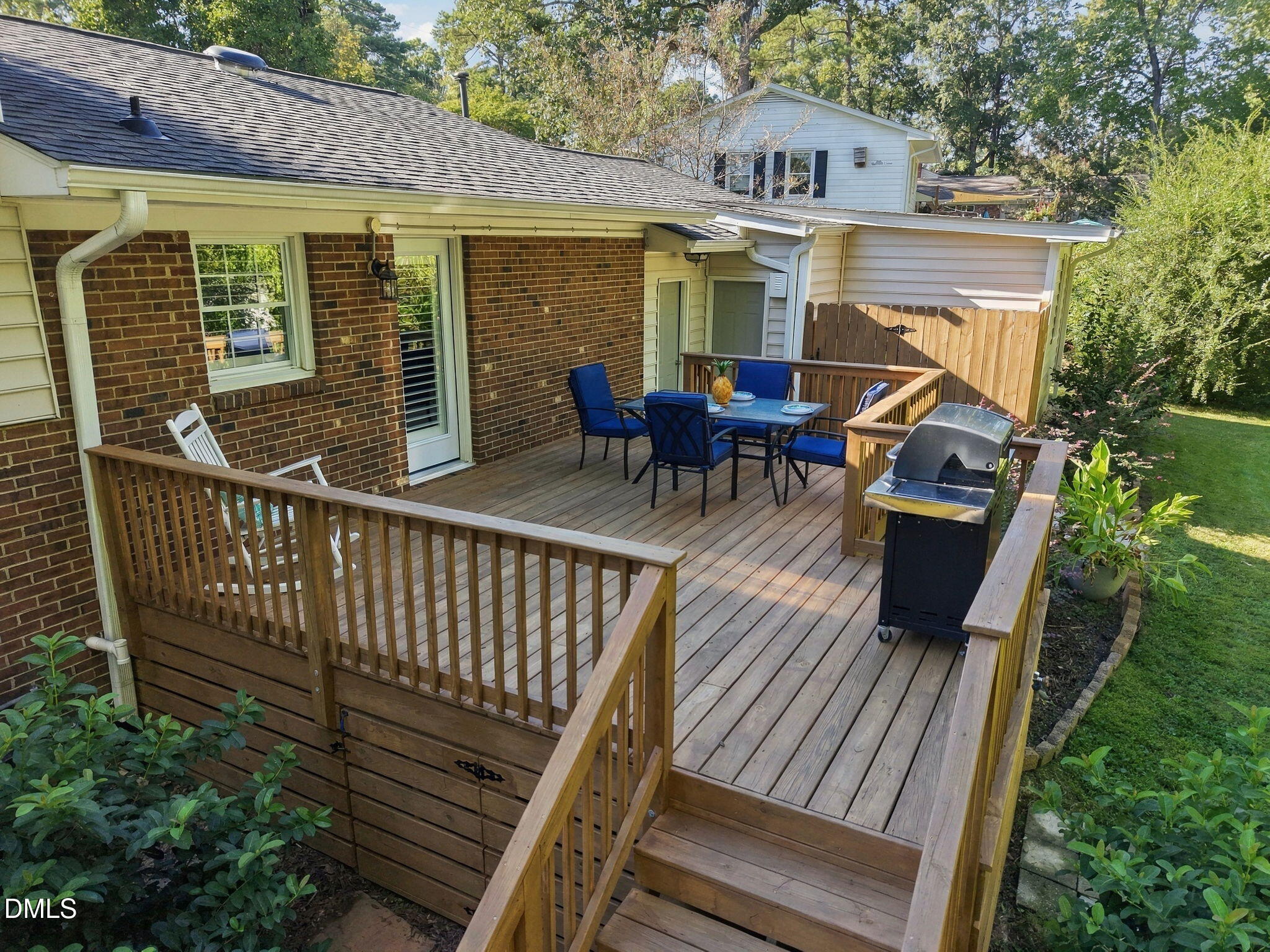 main property photo 40