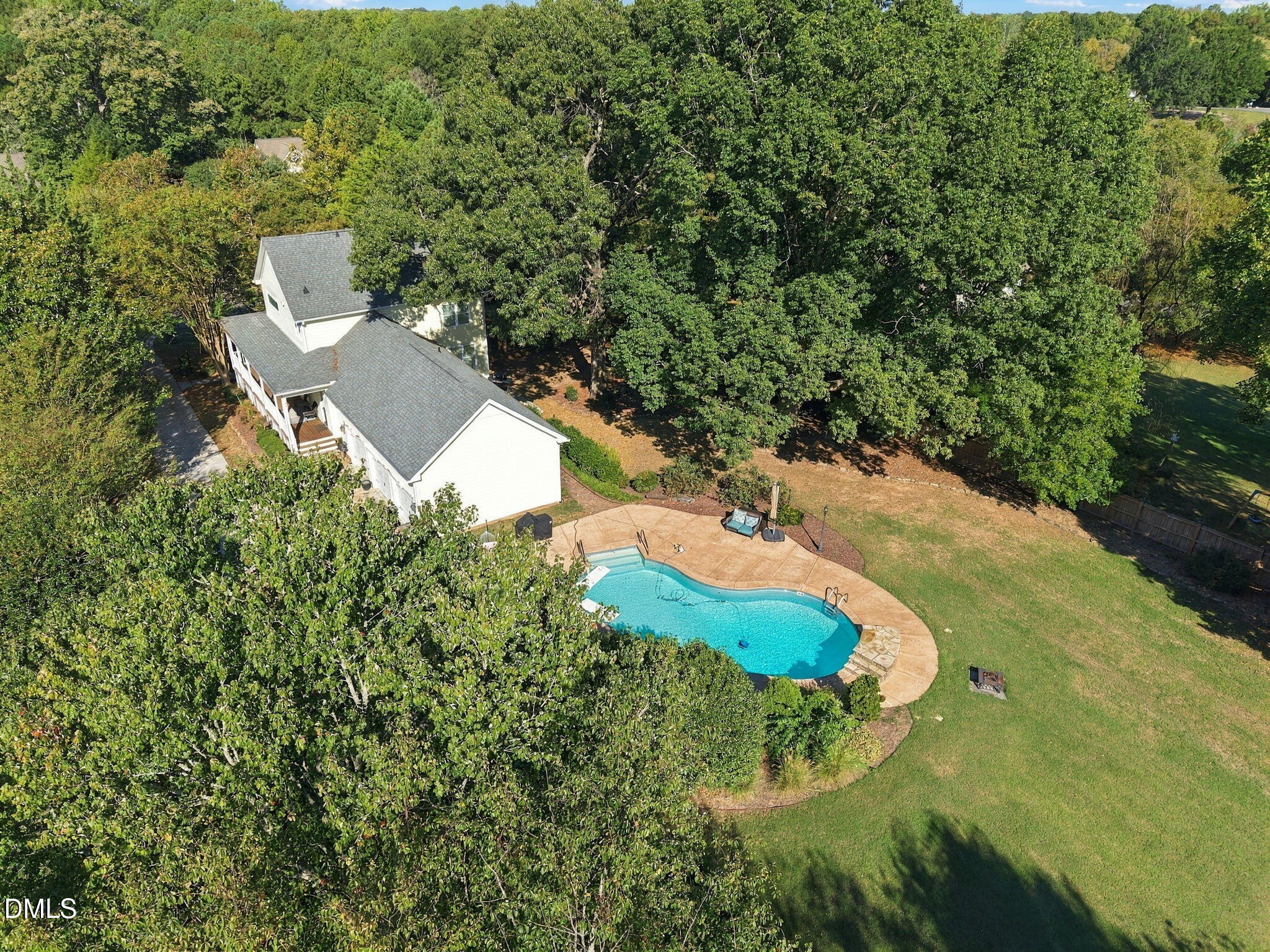 main property photo 33