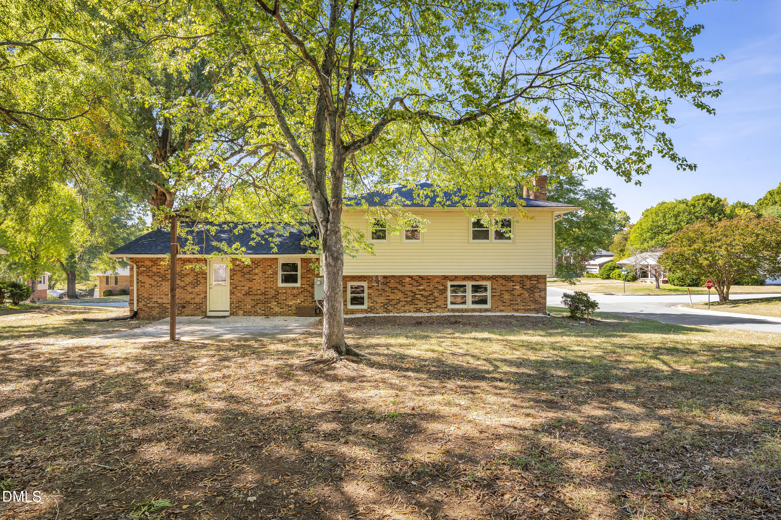main property photo 40