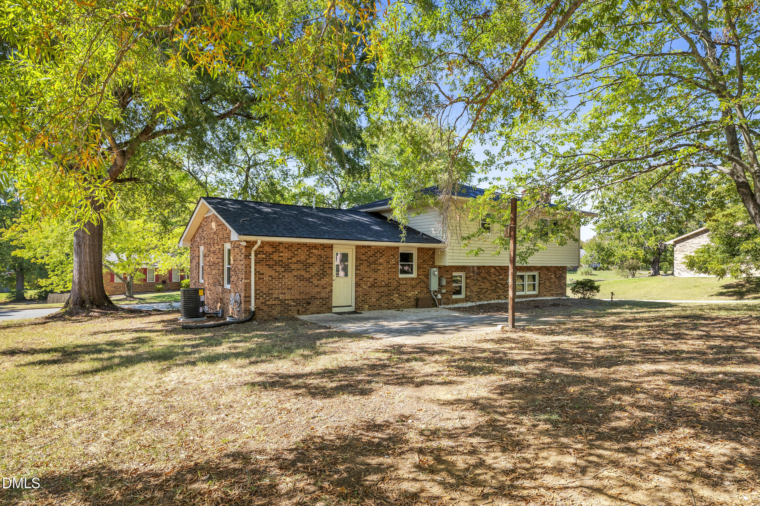 main property photo 41