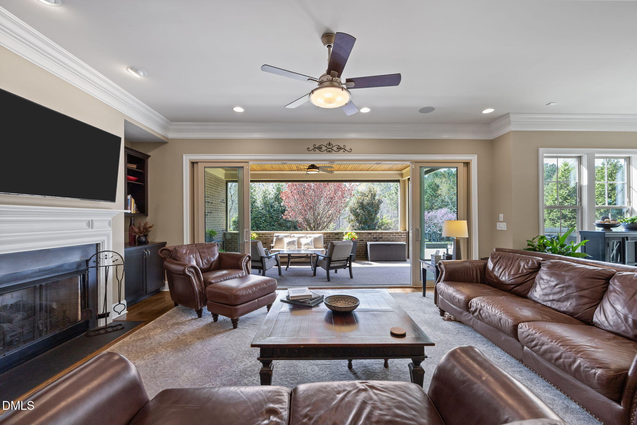 main property photo 23