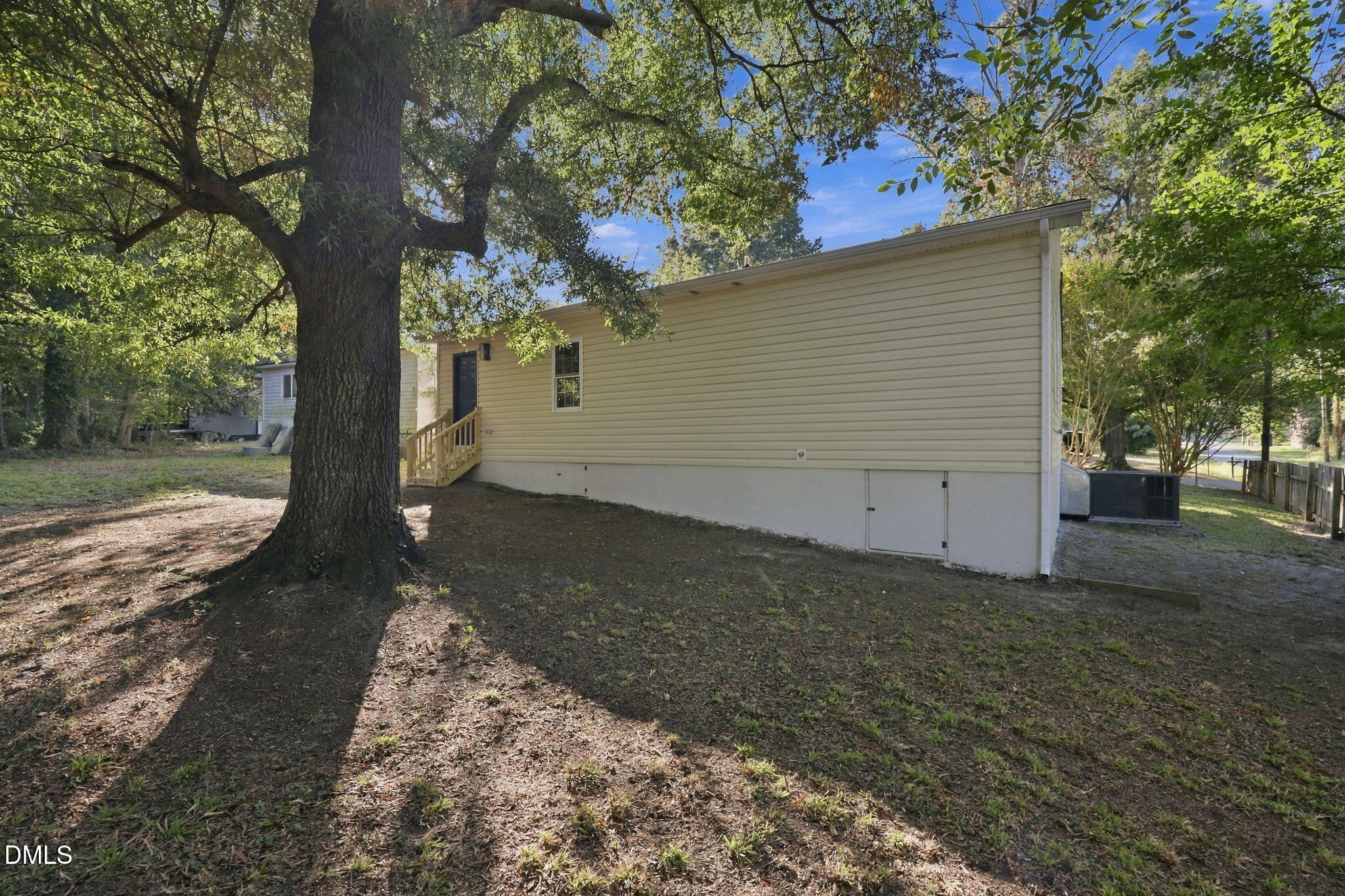 main property photo 23