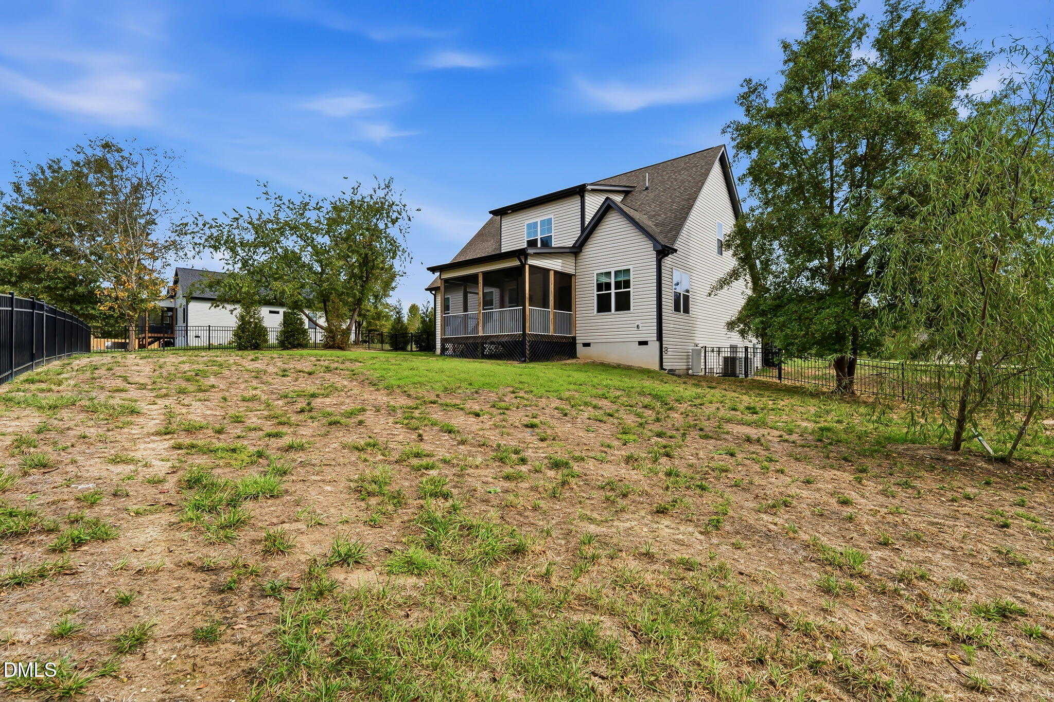 main property photo 37