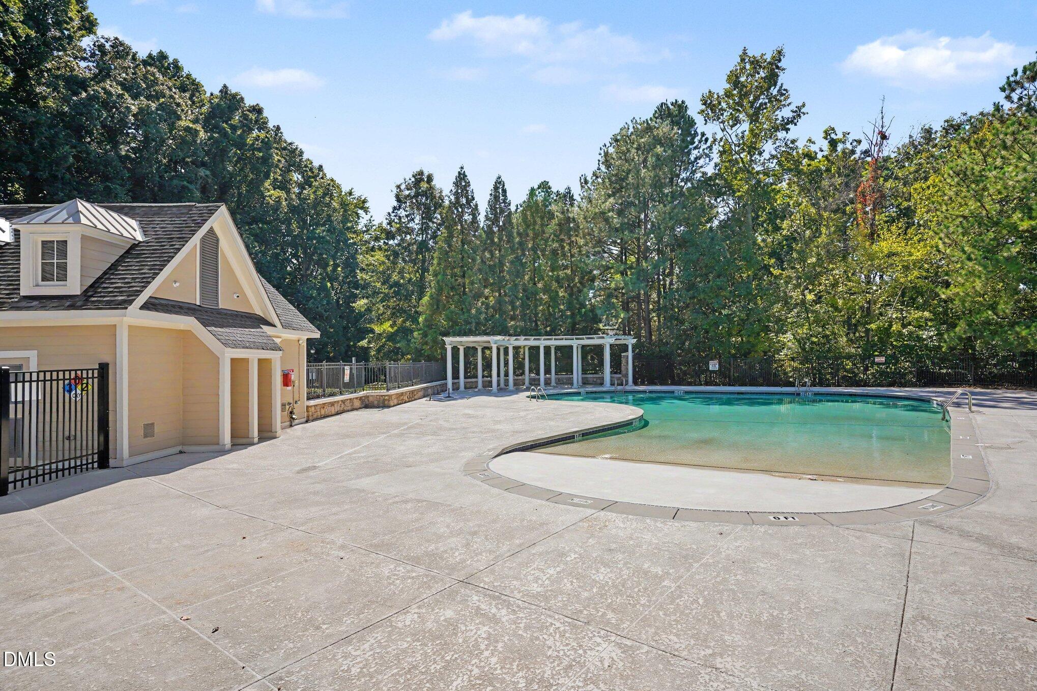 main property photo 40
