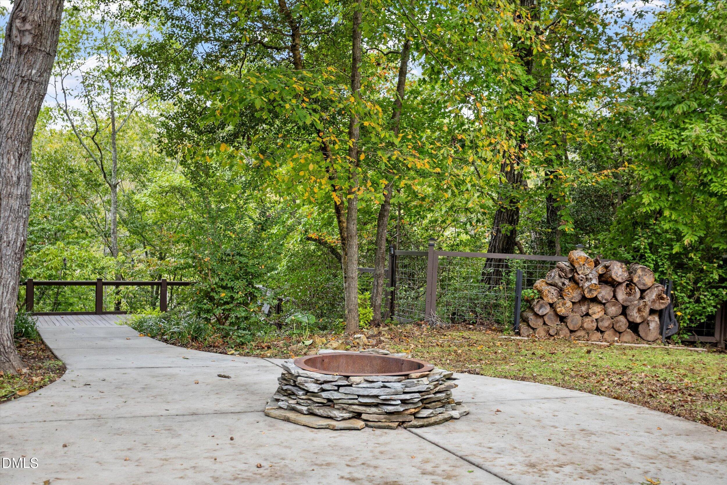 main property photo 28