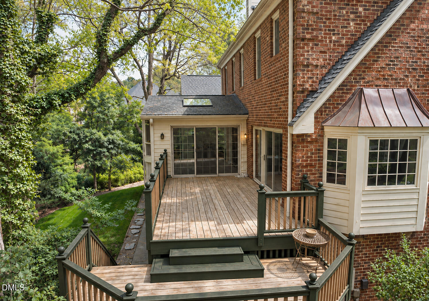 main property photo 30