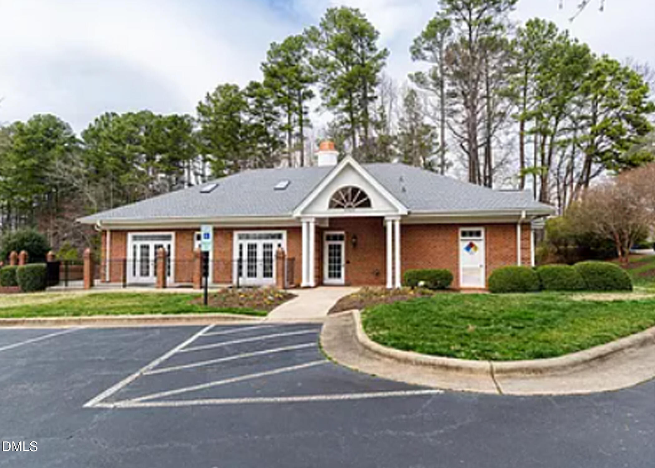 main property photo 40