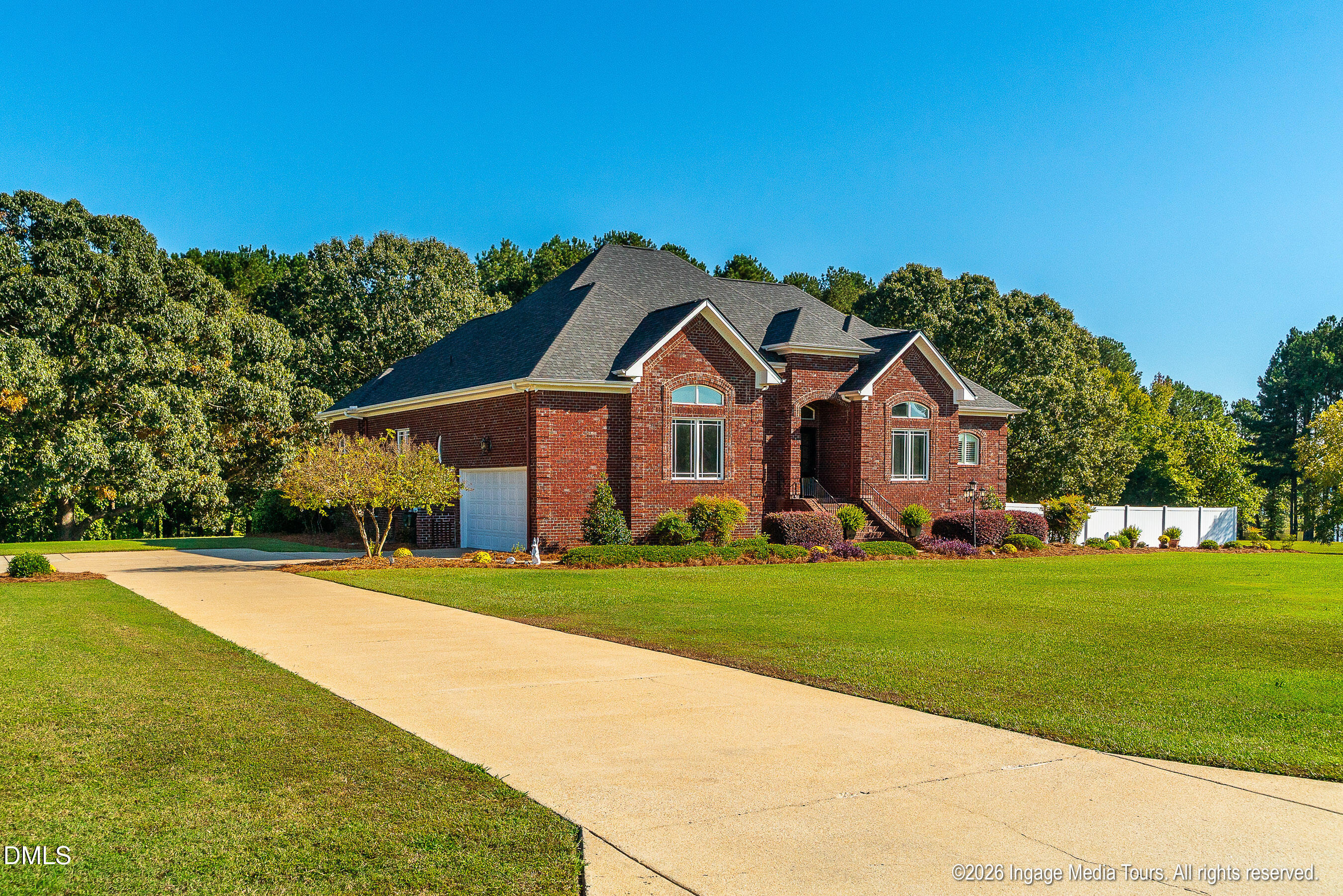 main property photo 10