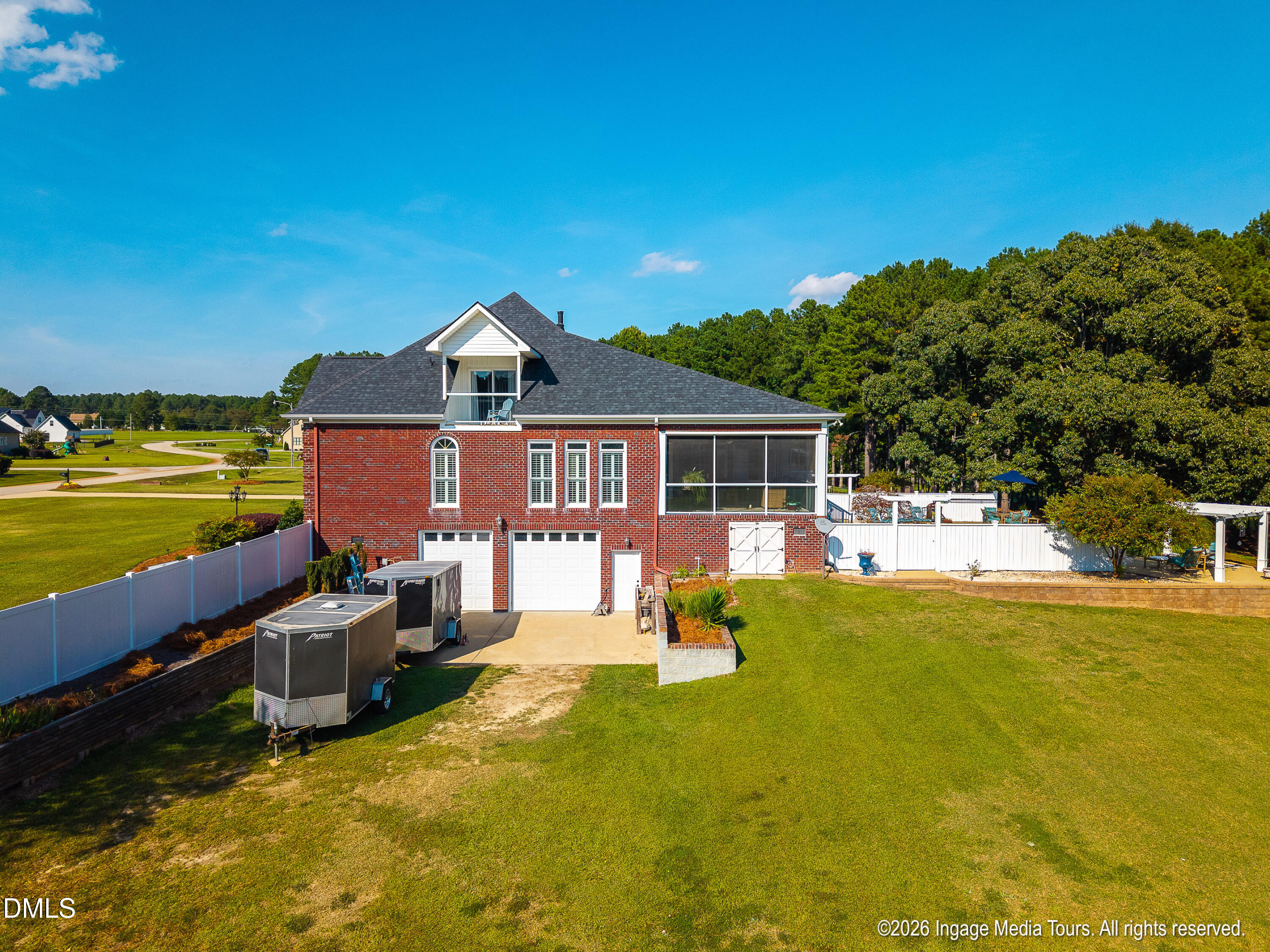 main property photo 7