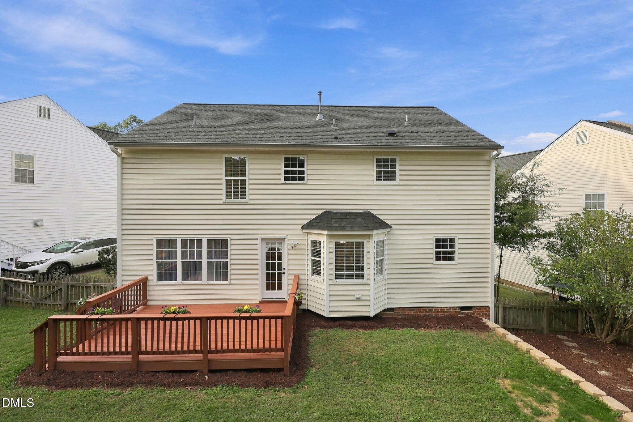 main property photo 30