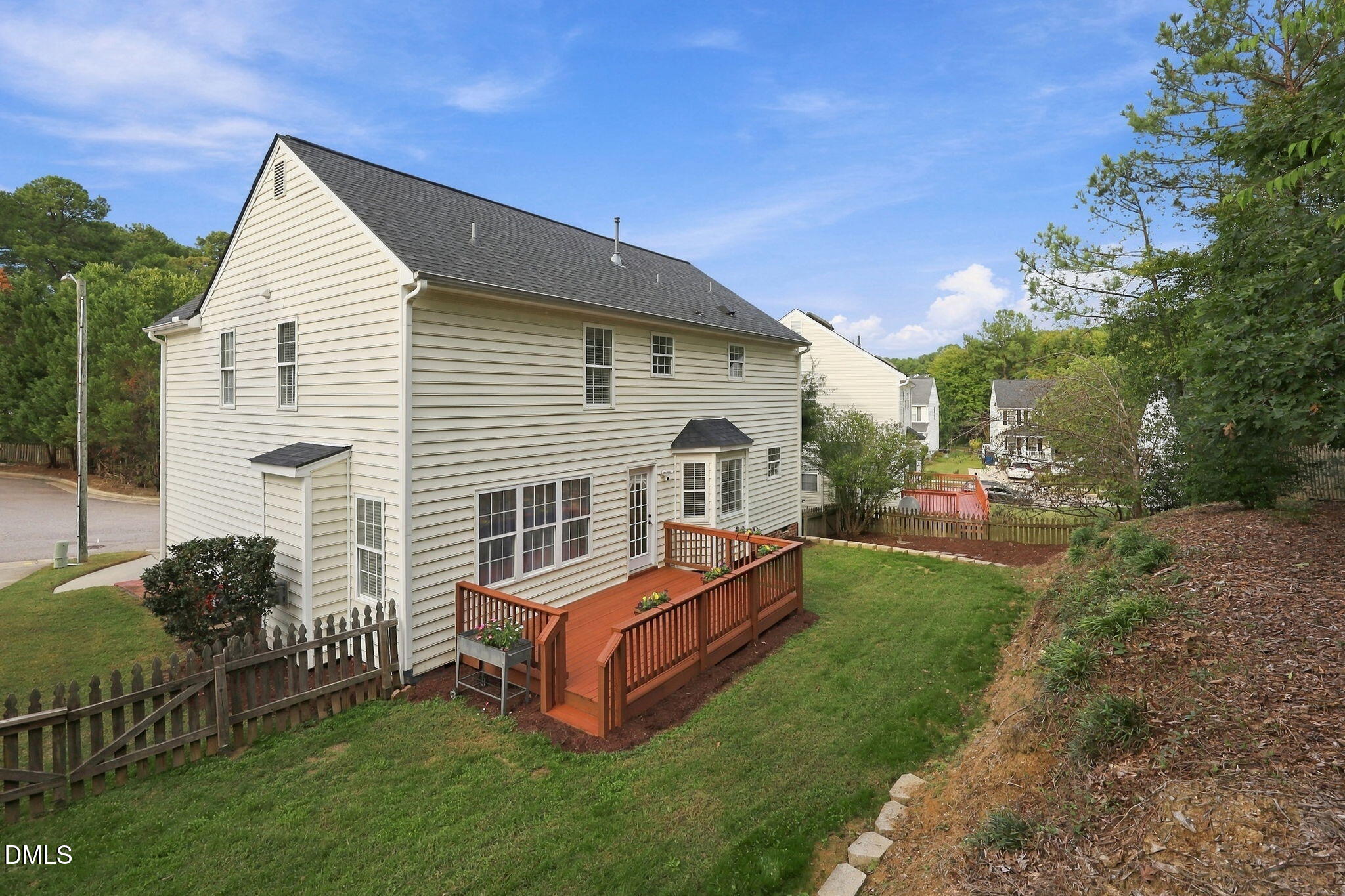 main property photo 31