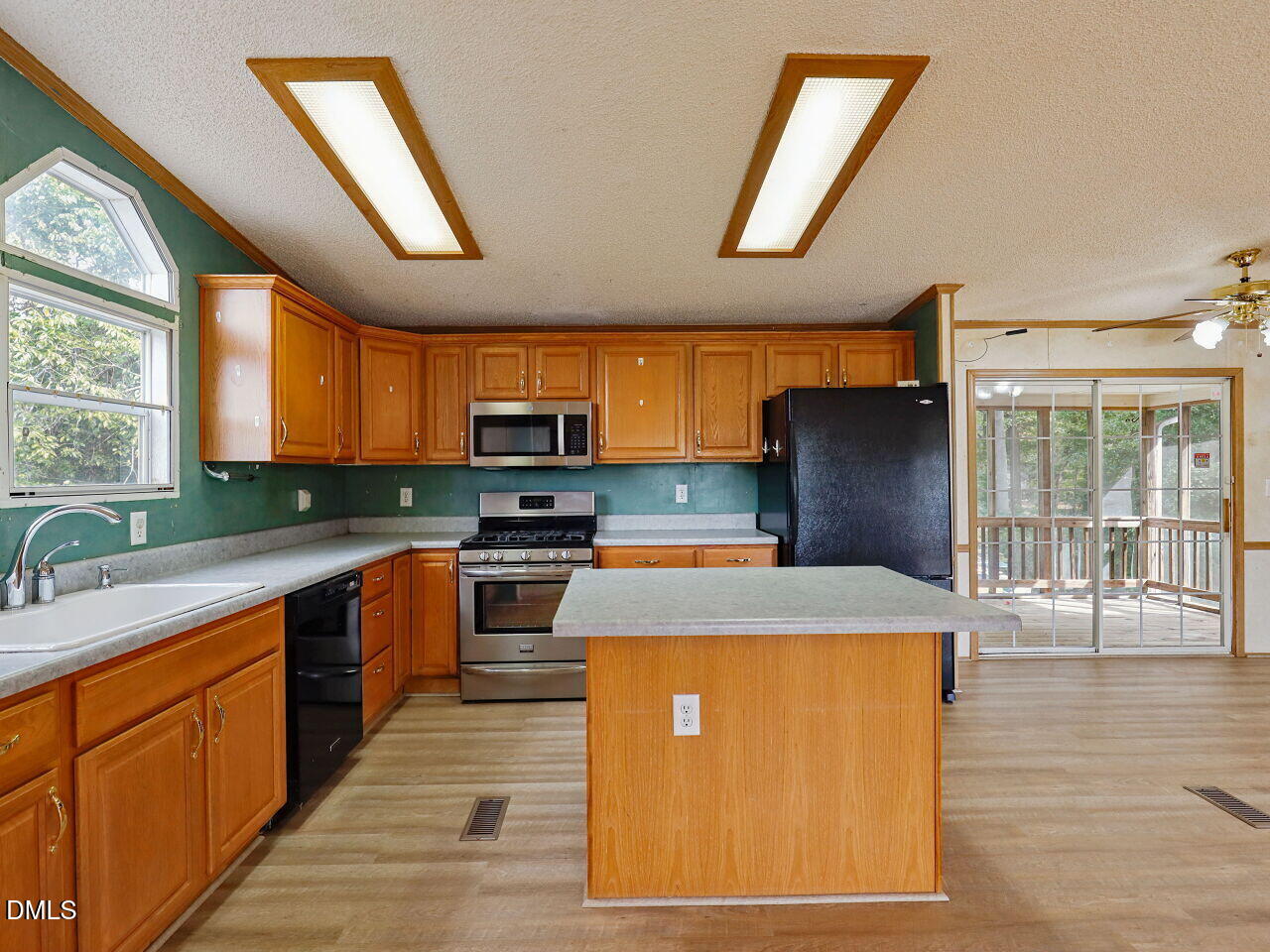main property photo 20