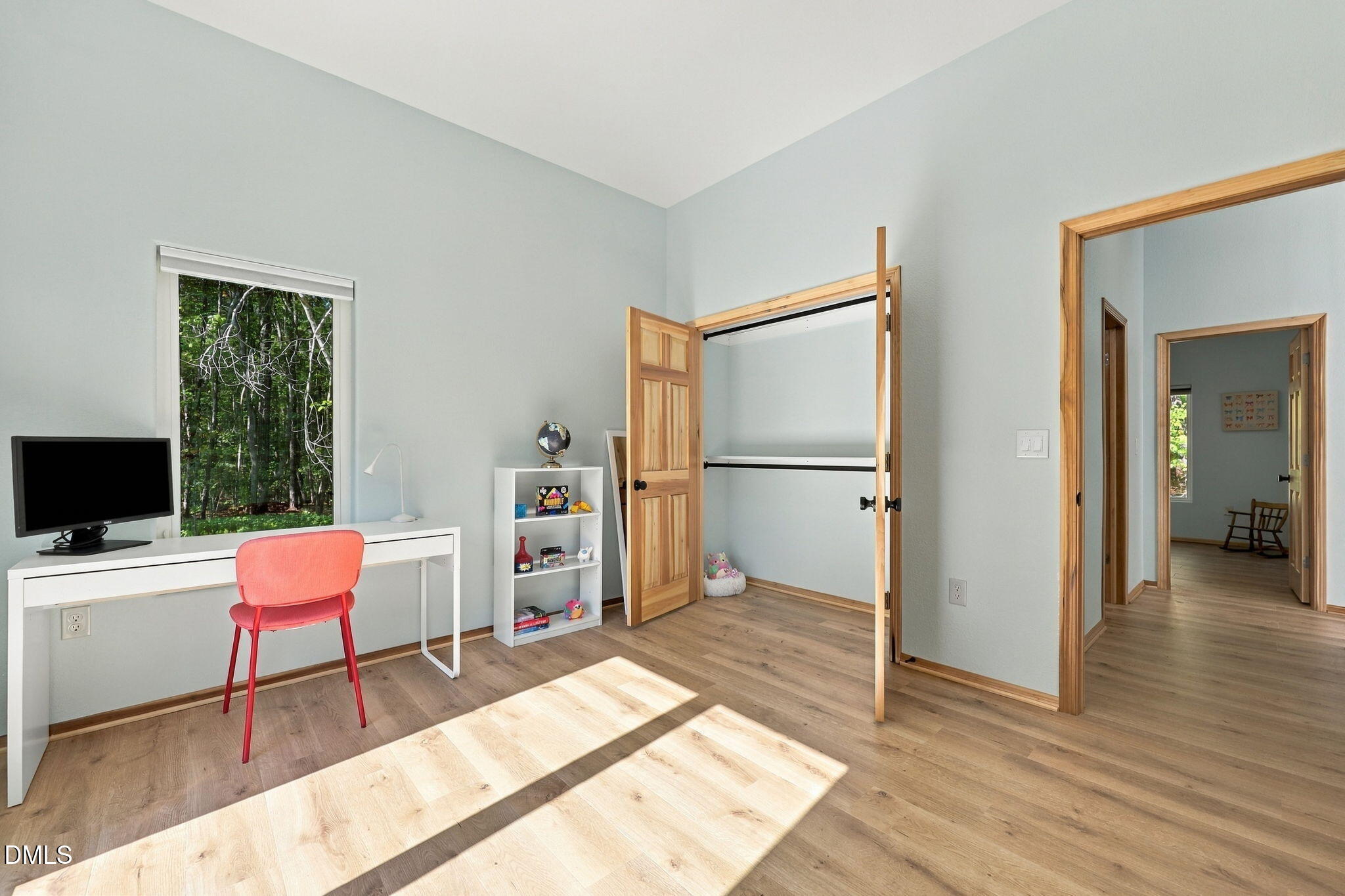 main property photo 25