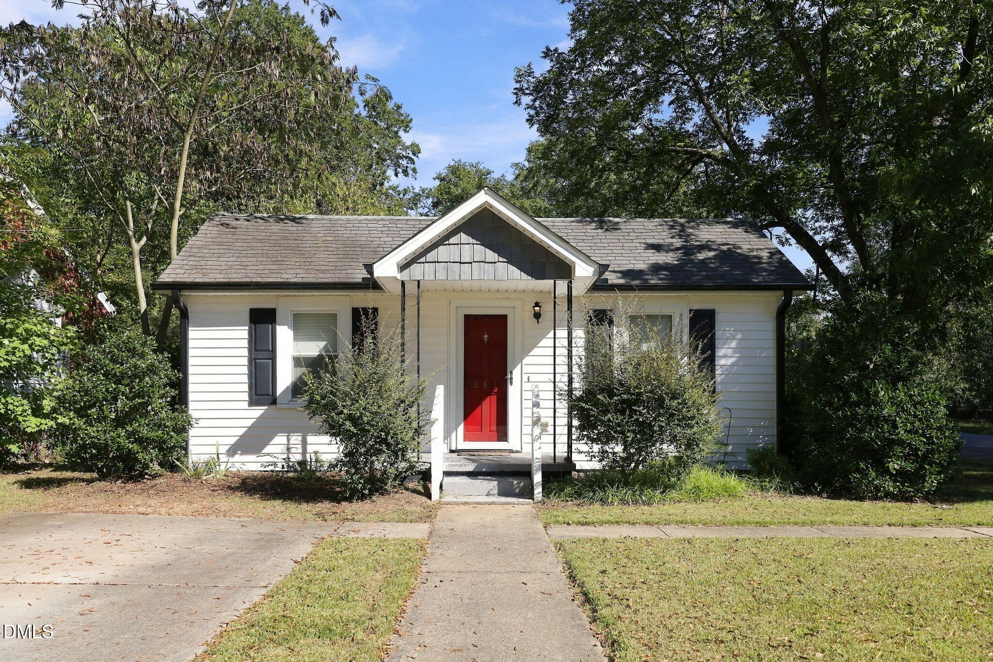main property photo 0