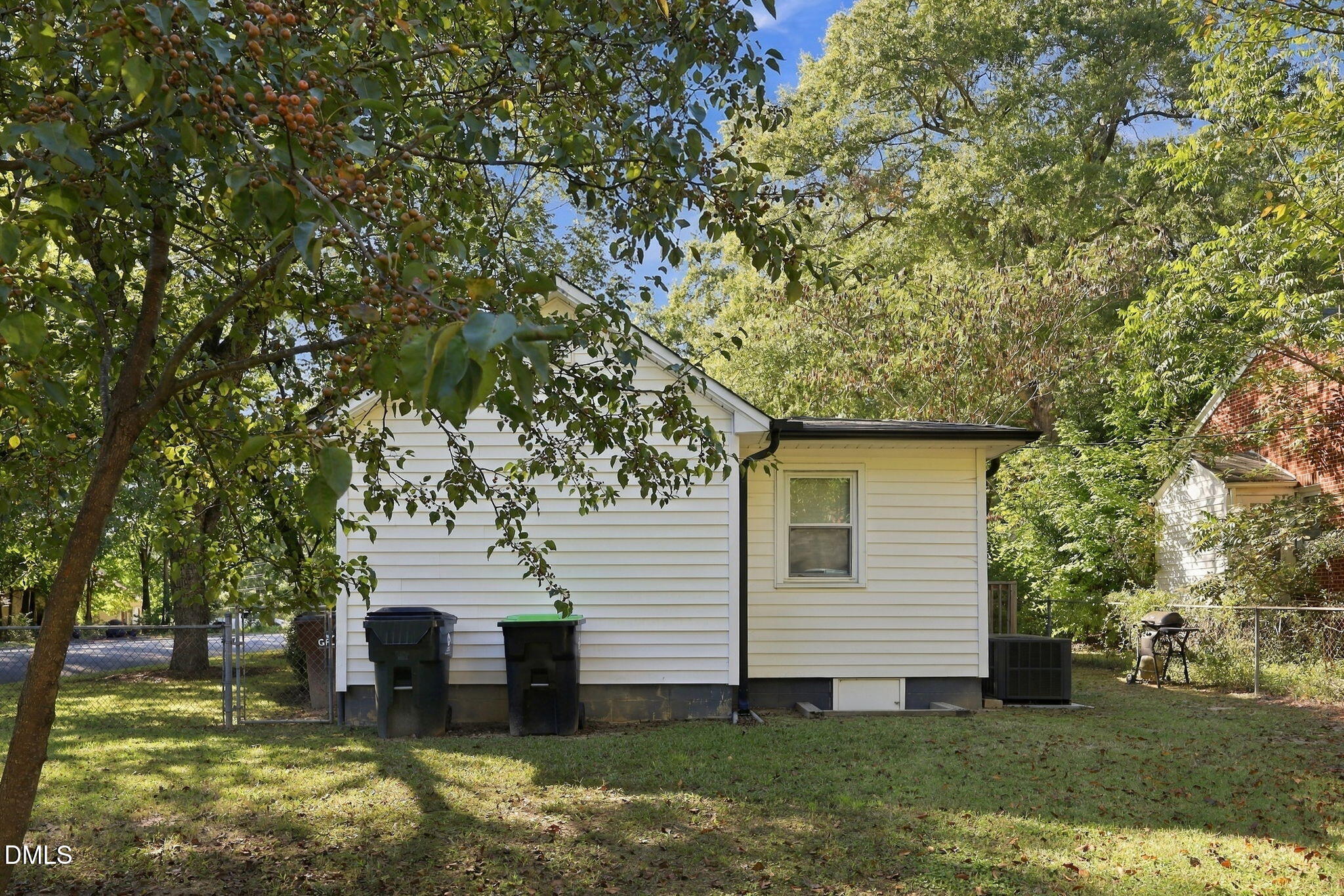 main property photo 20