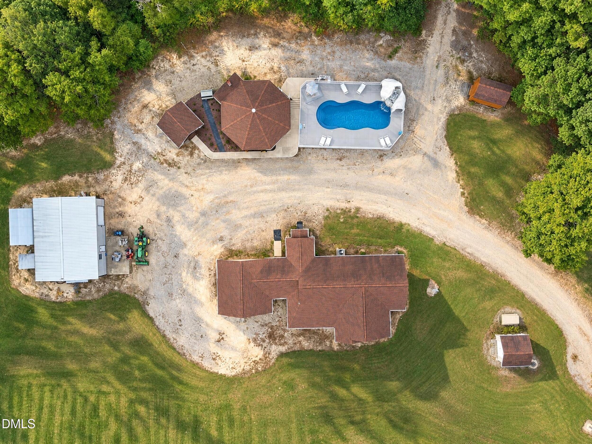main property photo 78